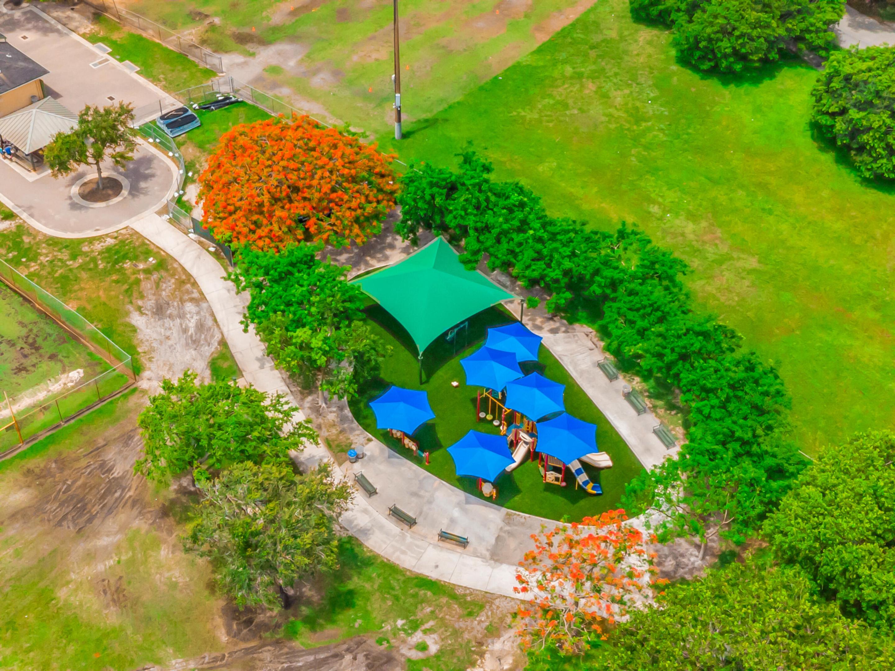 LAKEVIEW AT THE HAMMOCKS CONDO E - Residential