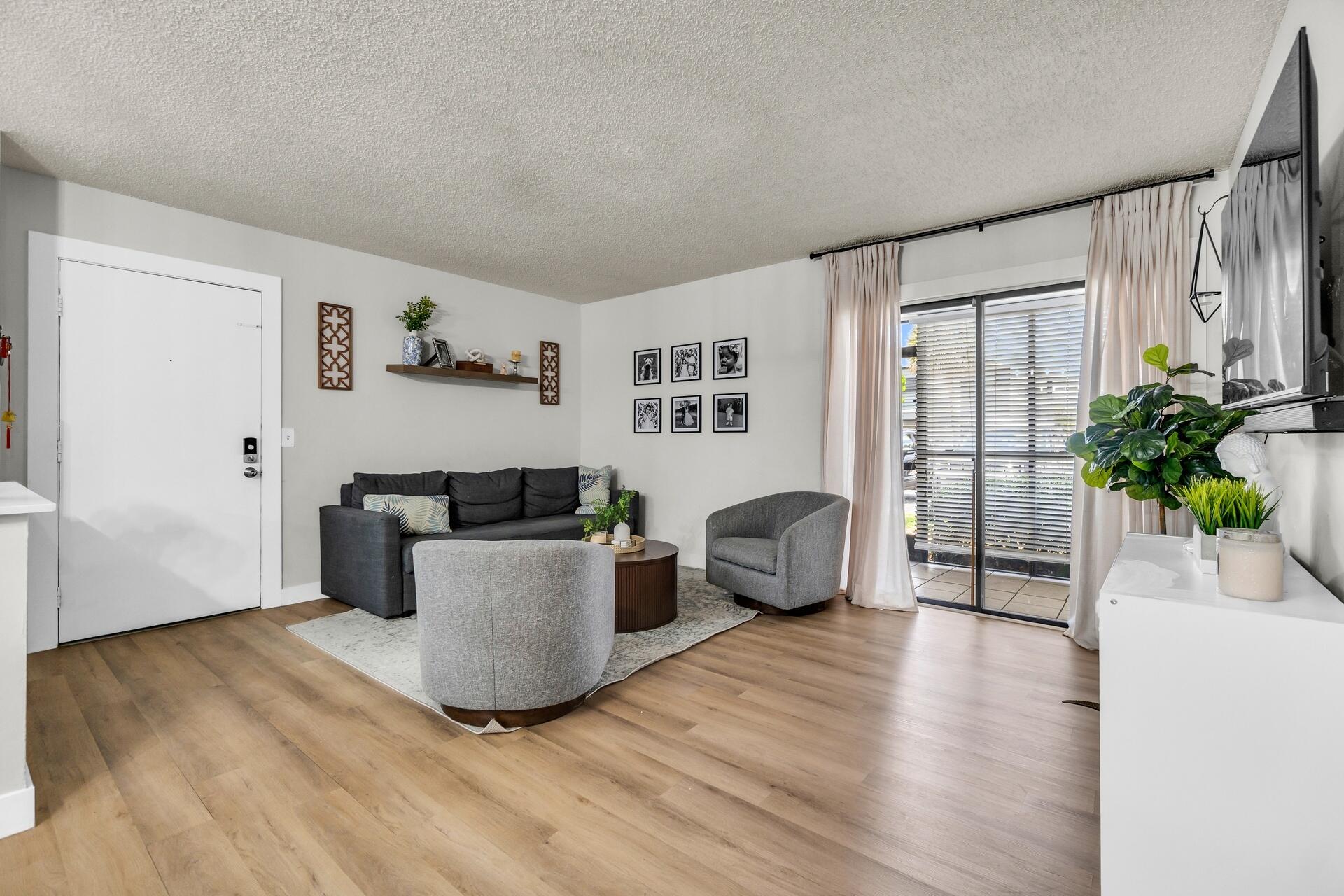 LAKEVIEW AT THE HAMMOCKS CONDO E - Residential