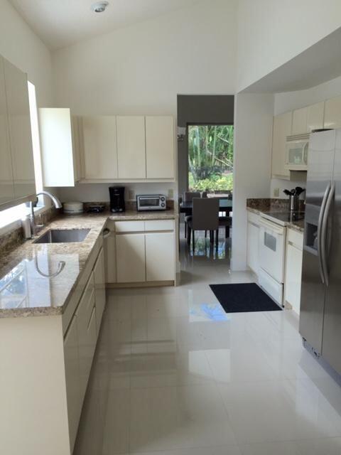 WHISPER TRACE PAR 8 ARVIDA COUNTRY CLUB - Residential Lease