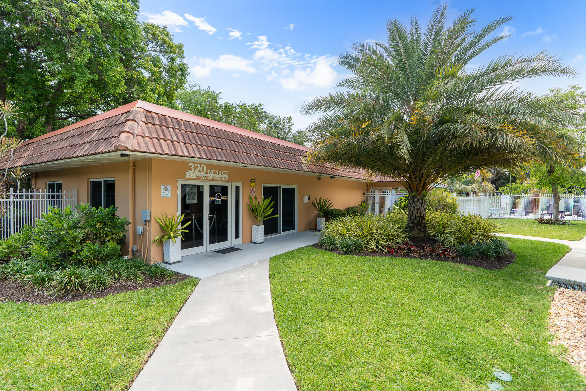 MANOR GROVE VILLAGE FOUR CONDO - Residential
