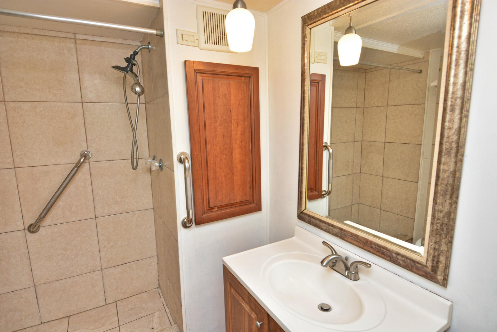 RIDGEWAY - Residential
