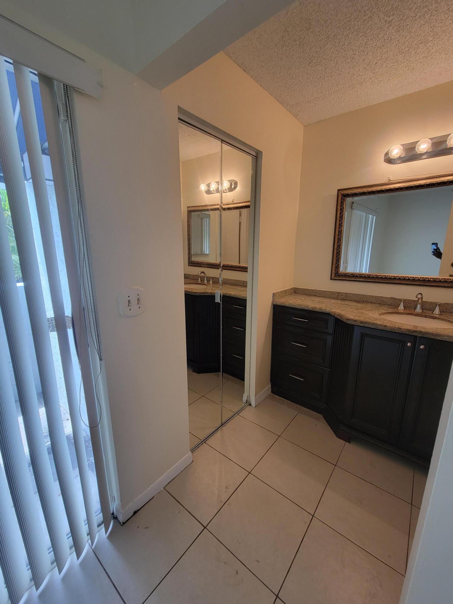 CROSS CREEK TOWNHOMES PLAT - Residential Lease