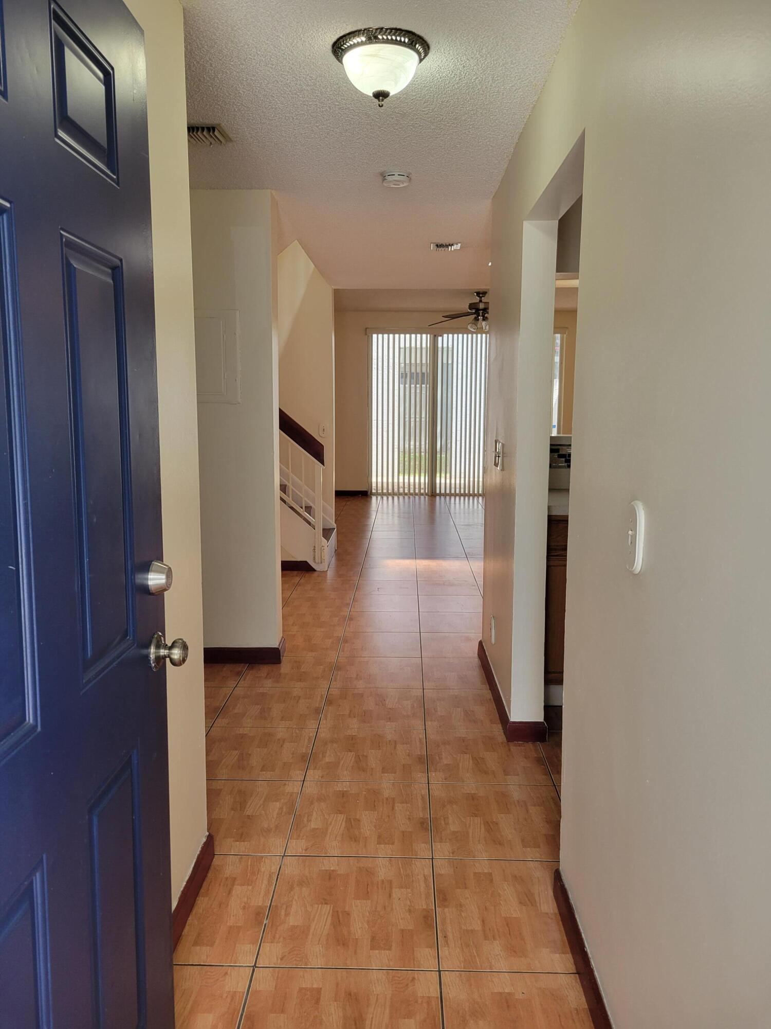 CROSS CREEK TOWNHOMES PLAT - Residential Lease