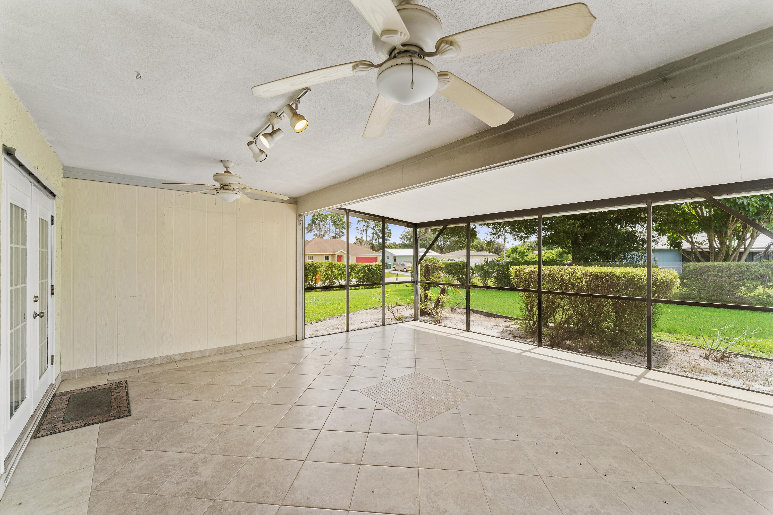 PORT ST LUCIE SECTION 20 - Residential