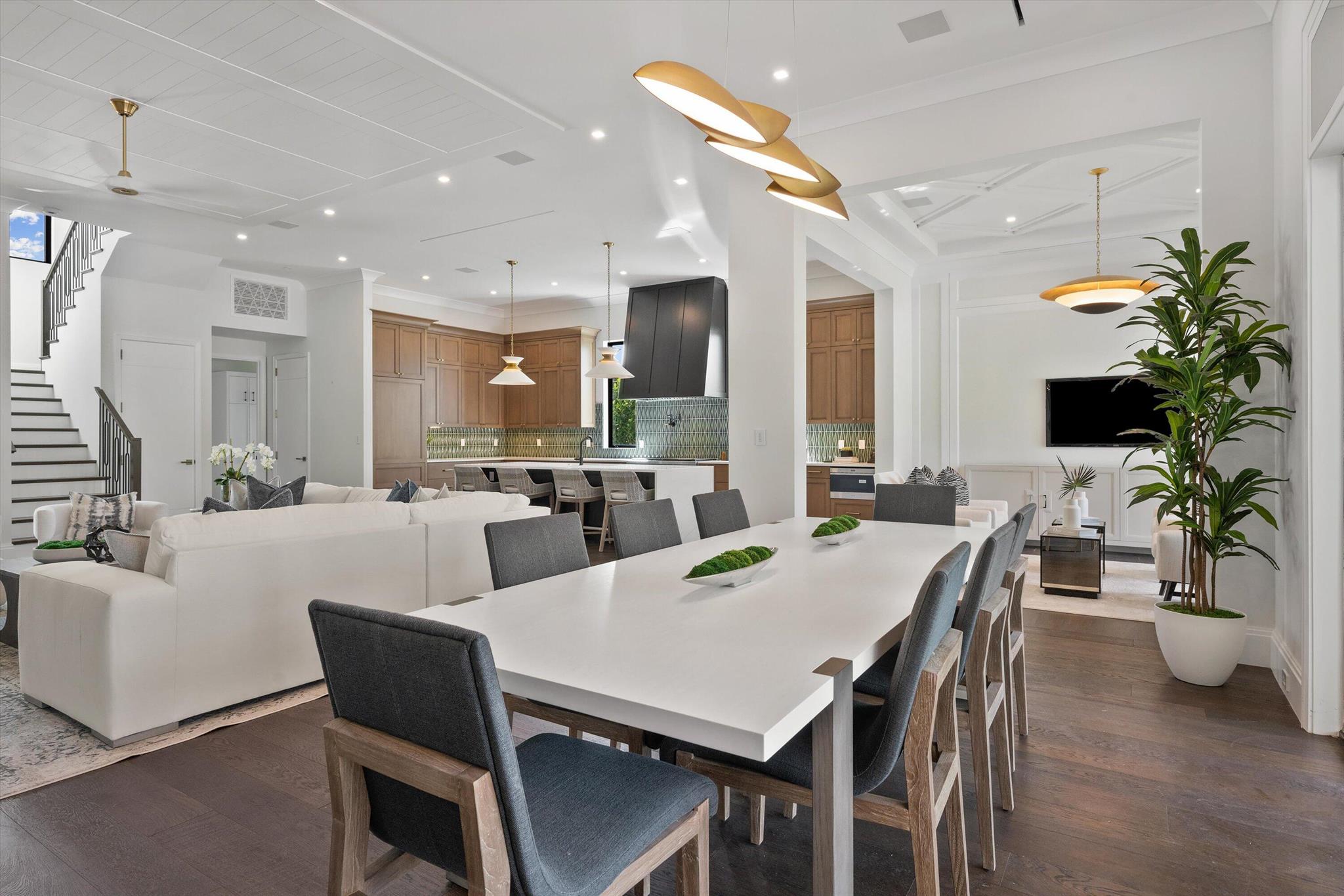 BLUE CYPRESS REPL AT PALM BEACH POLO & COUNTRY CLU - Residential
