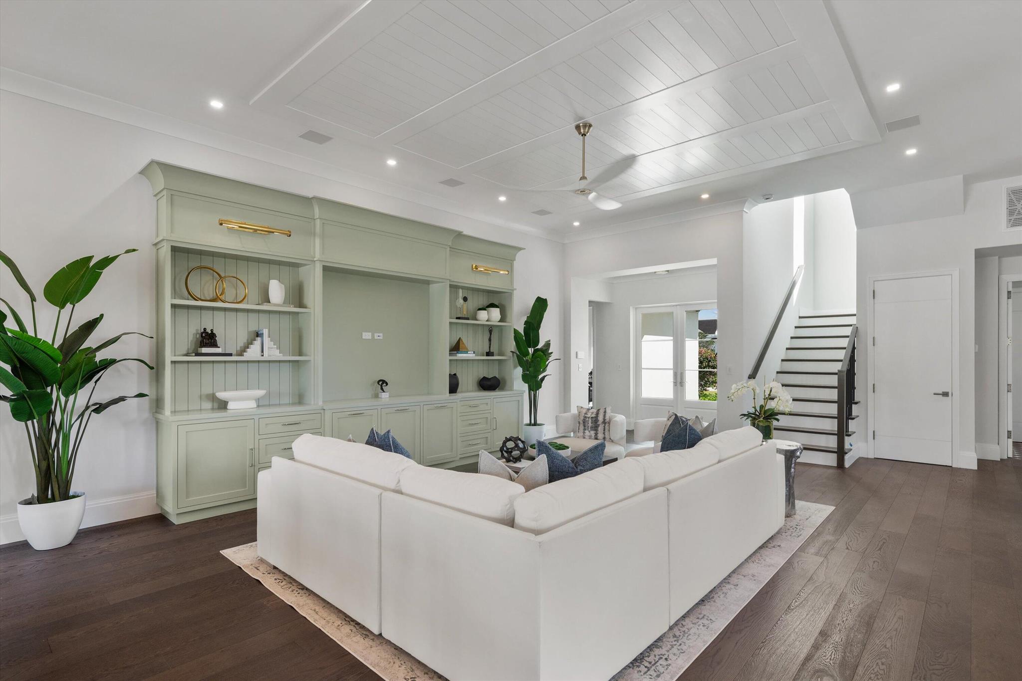 BLUE CYPRESS REPL AT PALM BEACH POLO & COUNTRY CLU - Residential