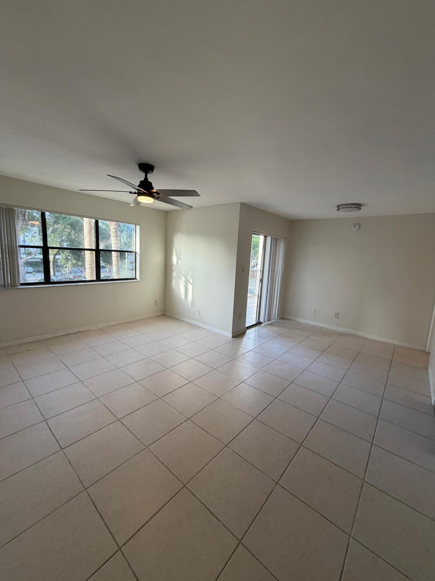 HOLLYWOOD PARC CONDOMINIUM - Residential Lease