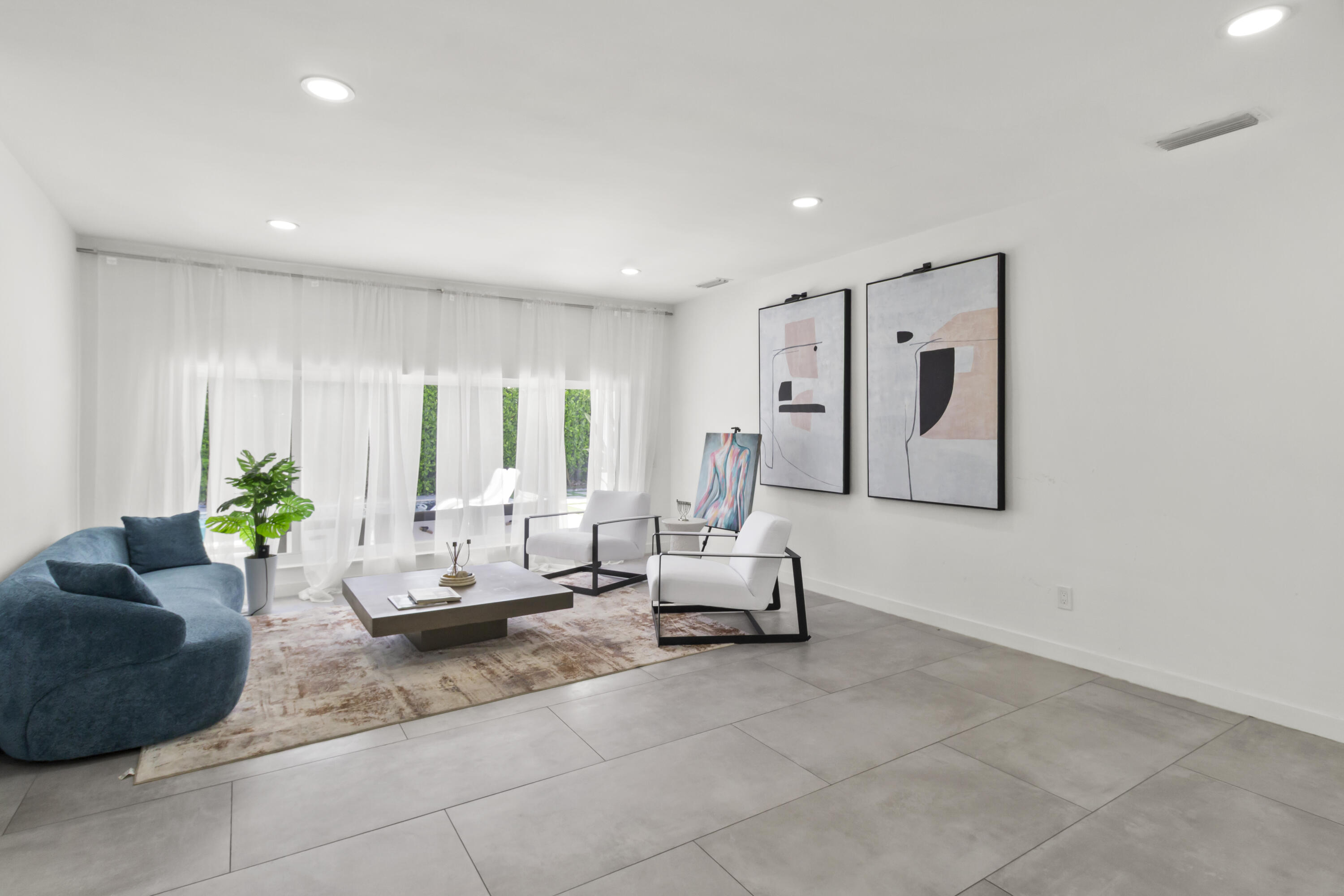 HIGHLAND GARDENS 3RD ADDN - Residential Lease