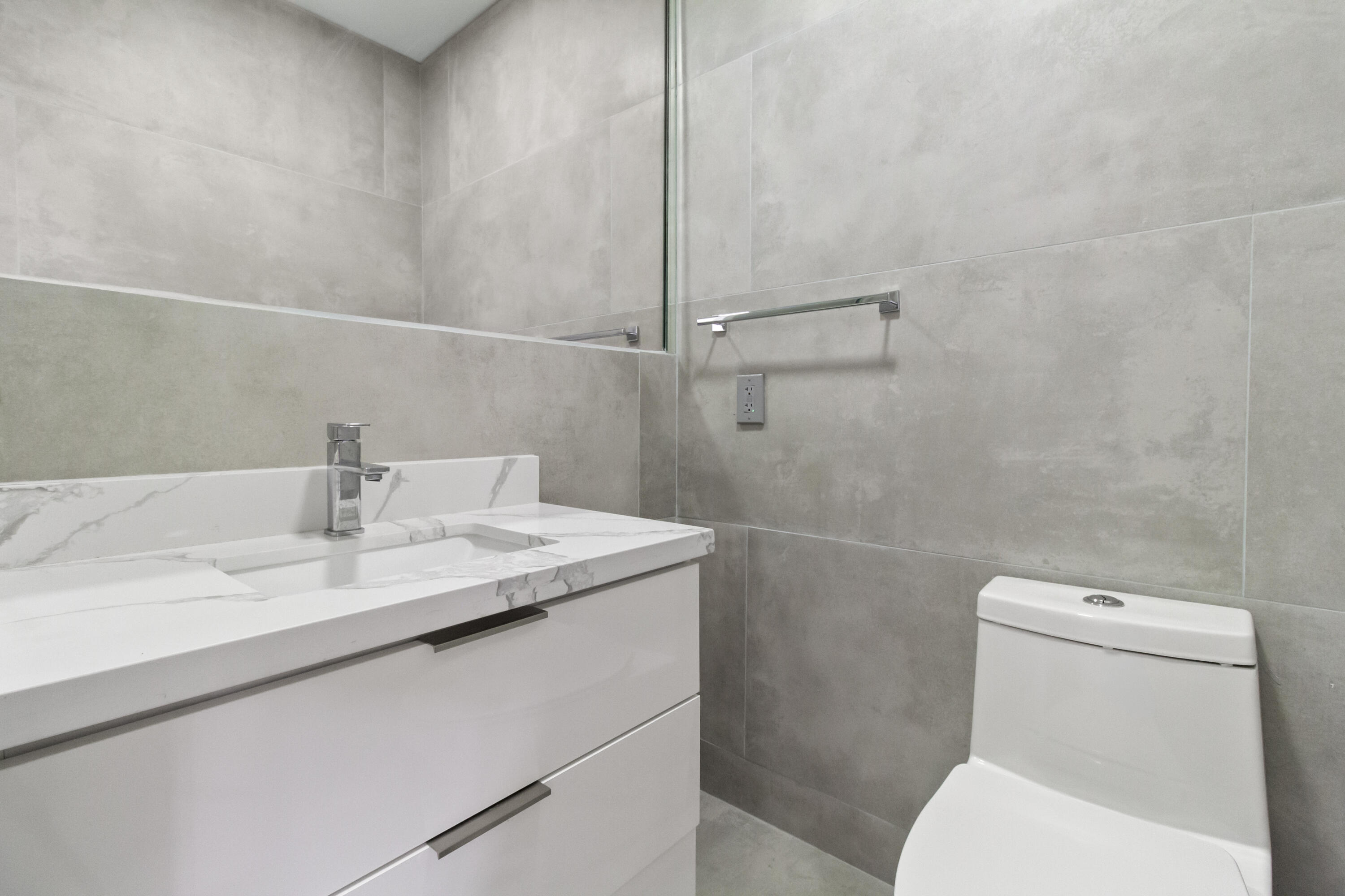 HIGHLAND GARDENS 3RD ADDN - Residential Lease