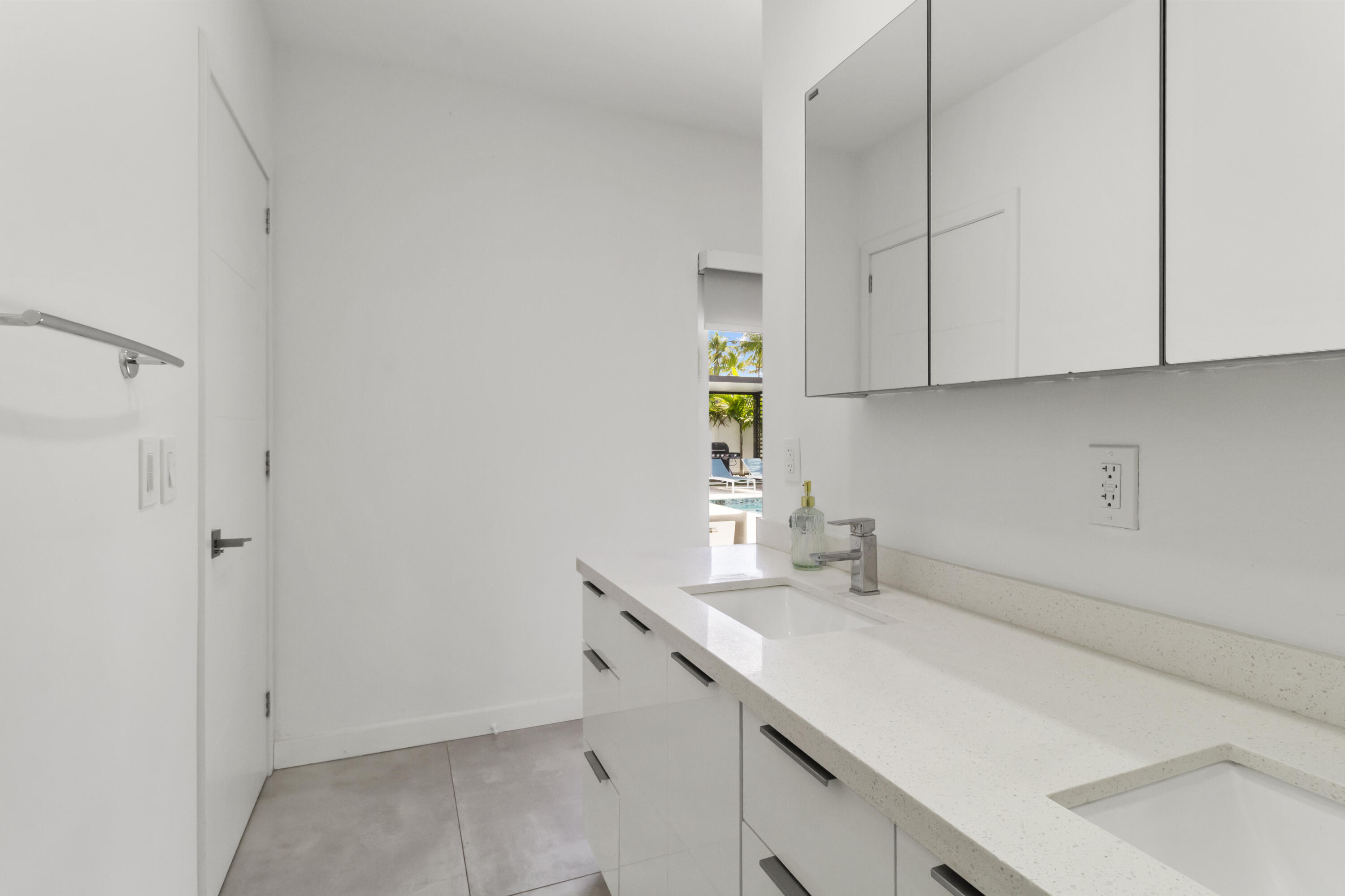 HIGHLAND GARDENS 3RD ADDN - Residential Lease