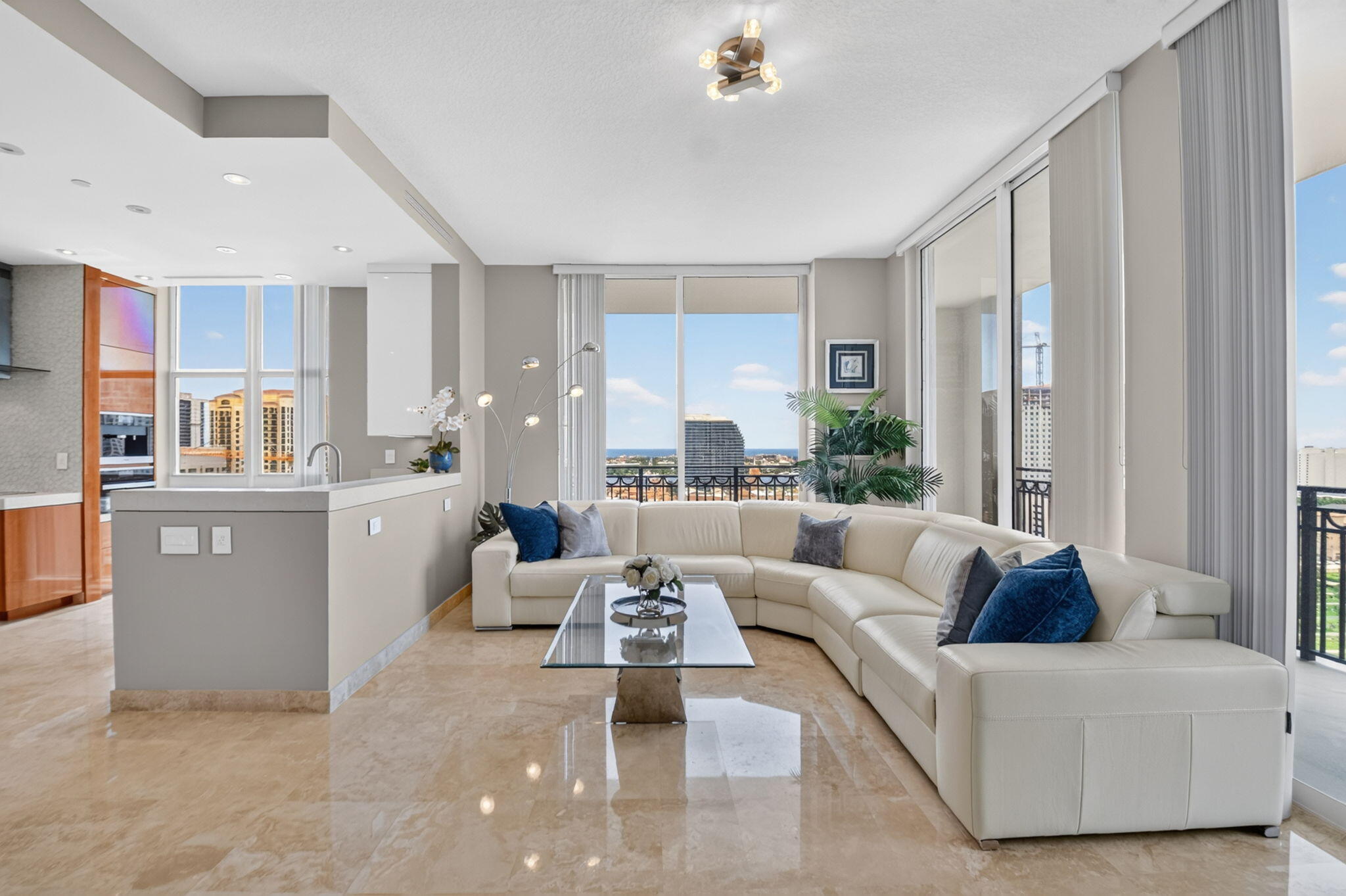 CITYPLACE SOUTH TOWER CONDO - Residential