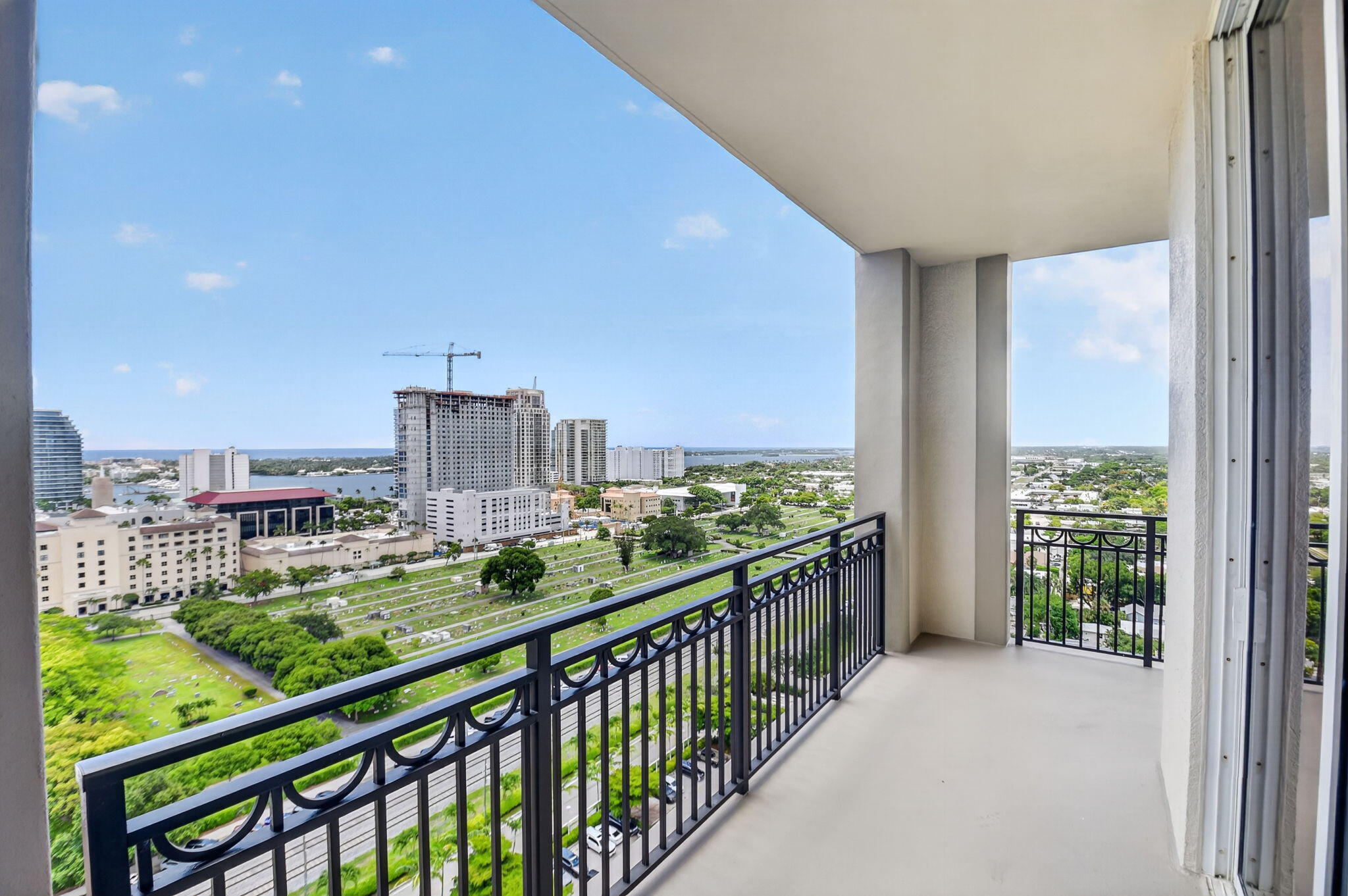 CITYPLACE SOUTH TOWER CONDO - Residential