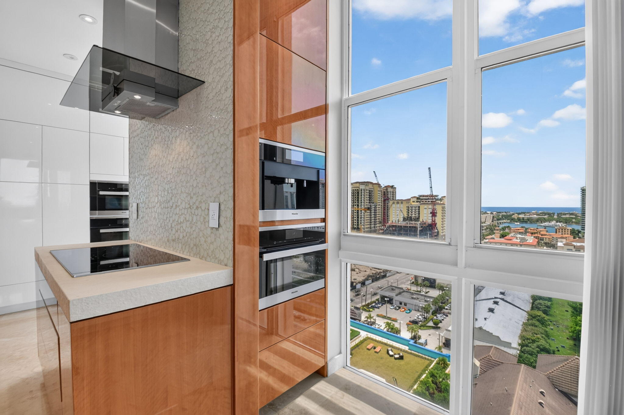 CITYPLACE SOUTH TOWER CONDO - Residential
