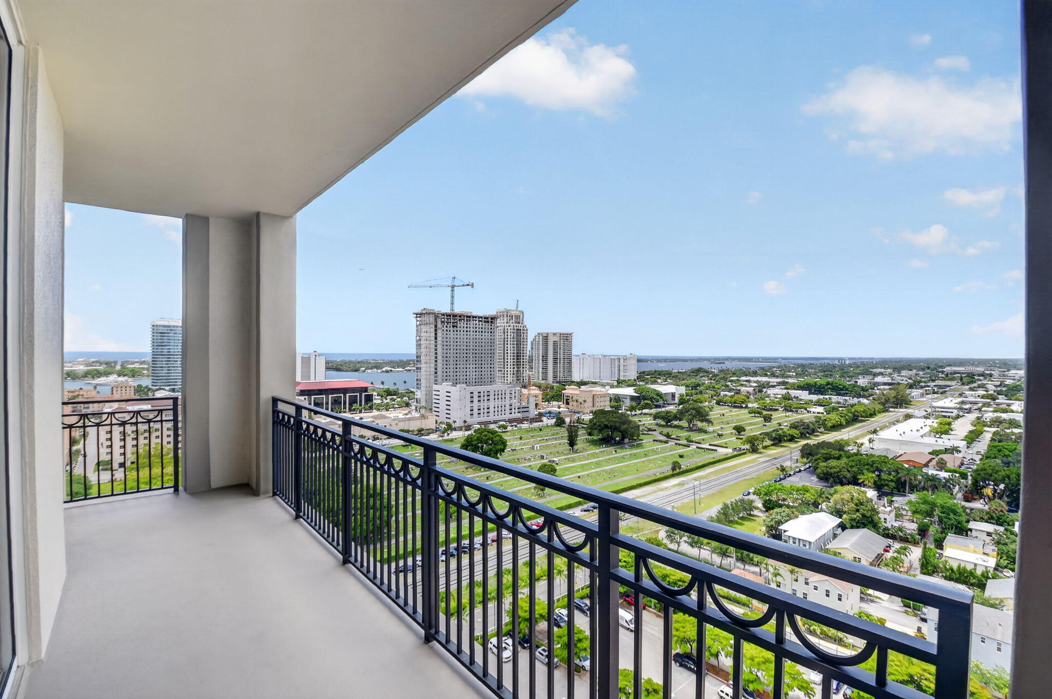 CITYPLACE SOUTH TOWER CONDO - Residential
