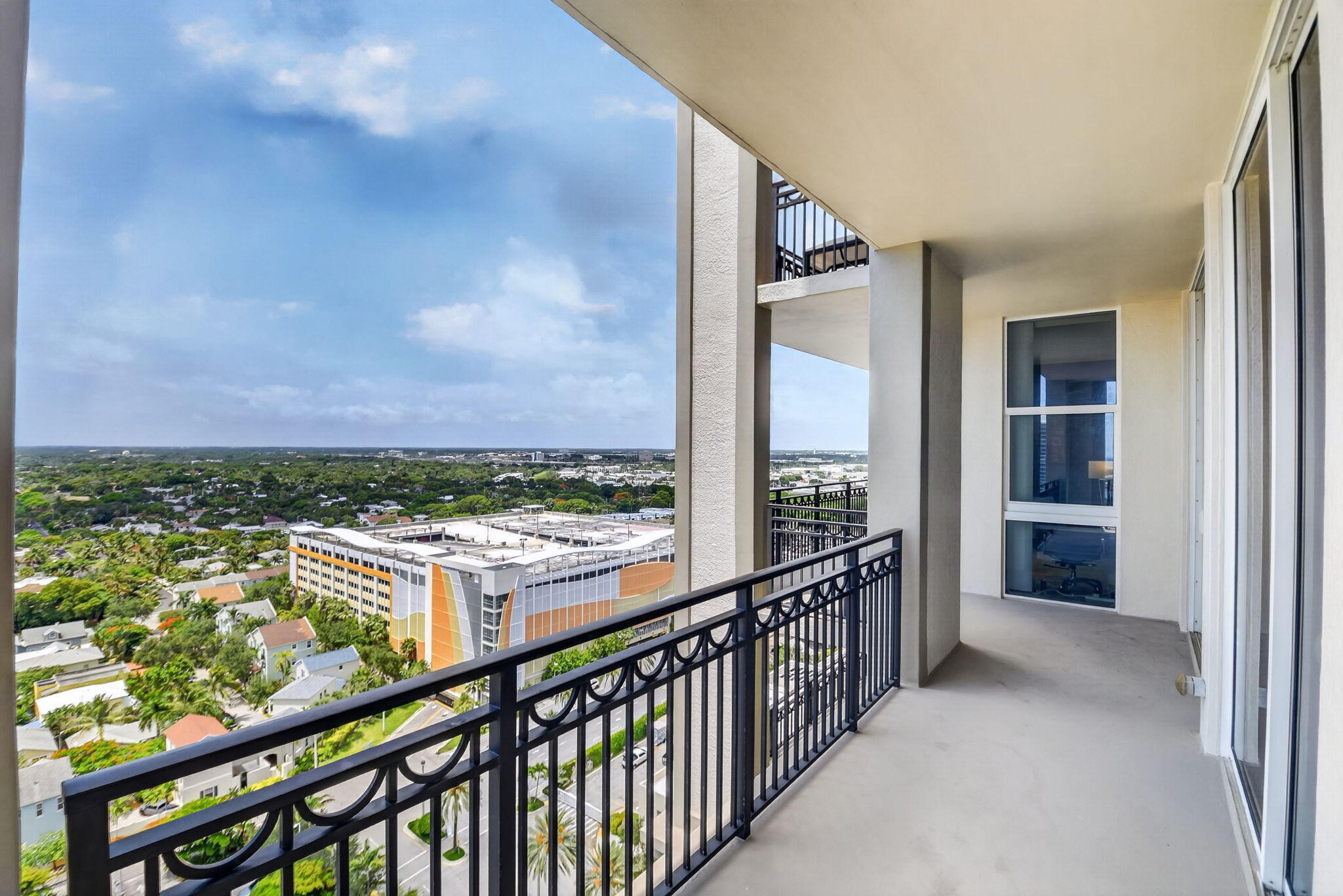 CITYPLACE SOUTH TOWER CONDO - Residential