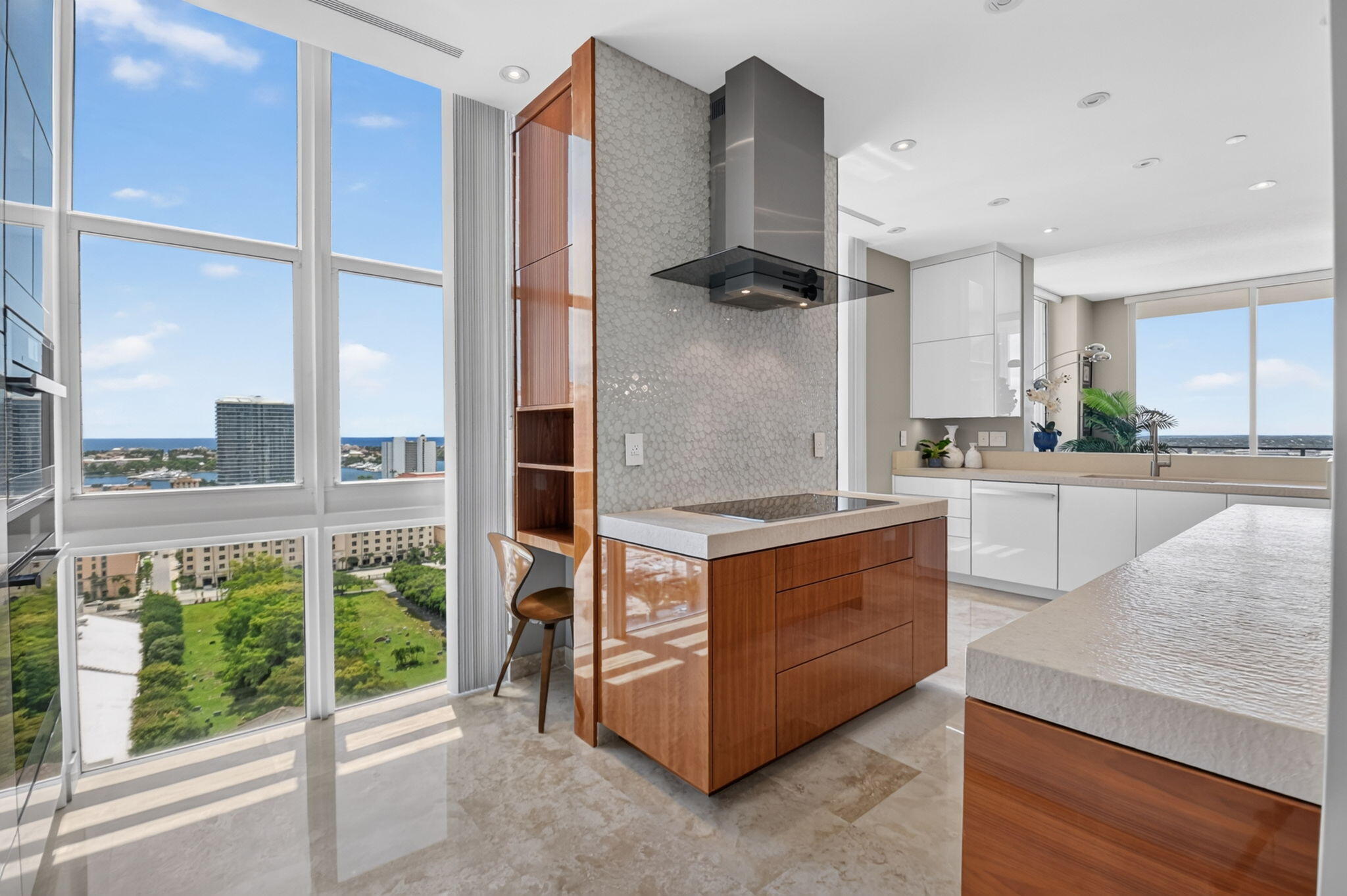 CITYPLACE SOUTH TOWER CONDO - Residential