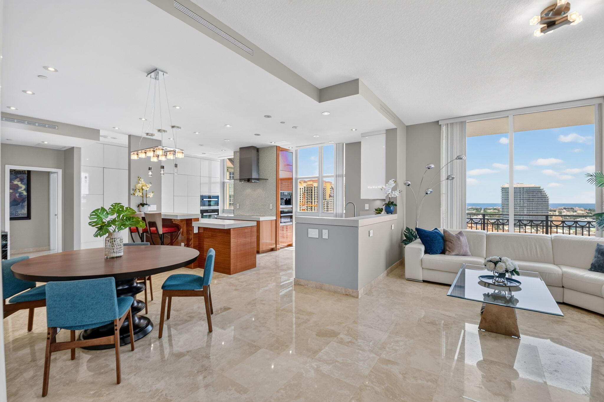 CITYPLACE SOUTH TOWER CONDO - Residential