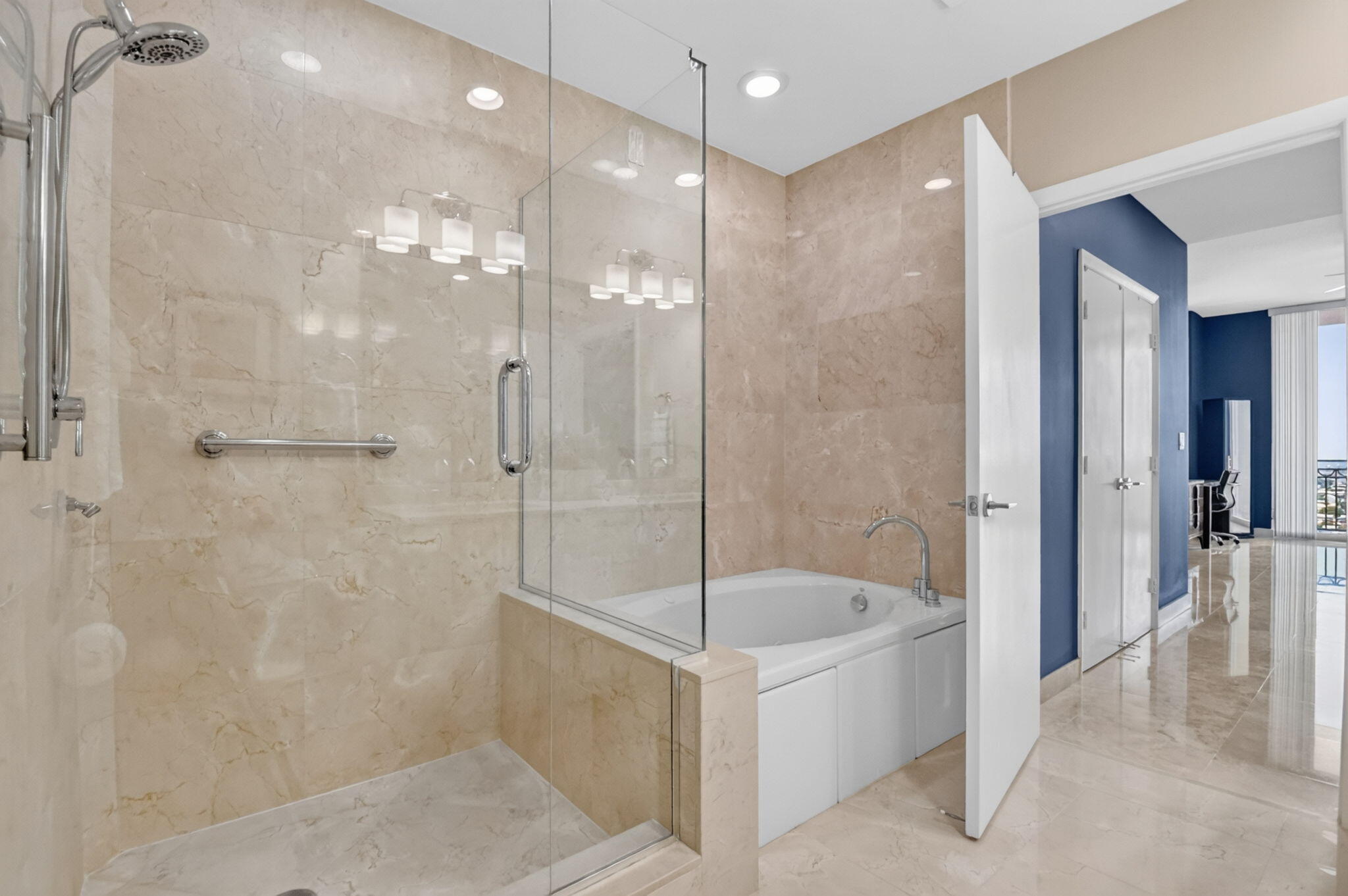 CITYPLACE SOUTH TOWER CONDO - Residential