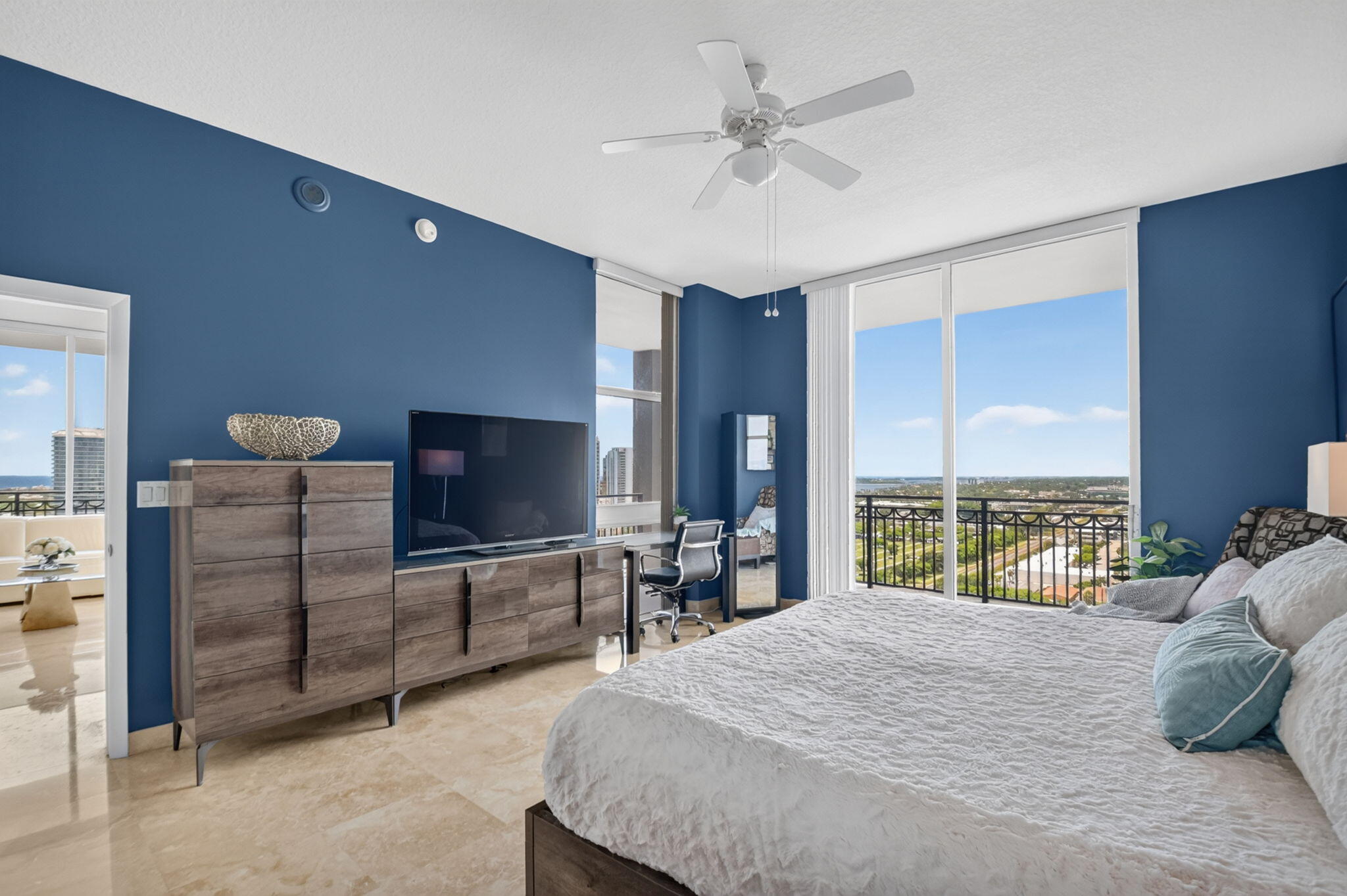 CITYPLACE SOUTH TOWER CONDO - Residential