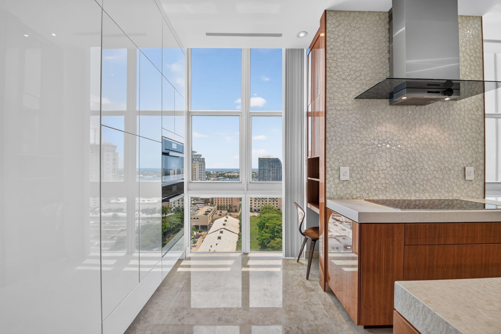 CITYPLACE SOUTH TOWER CONDO - Residential