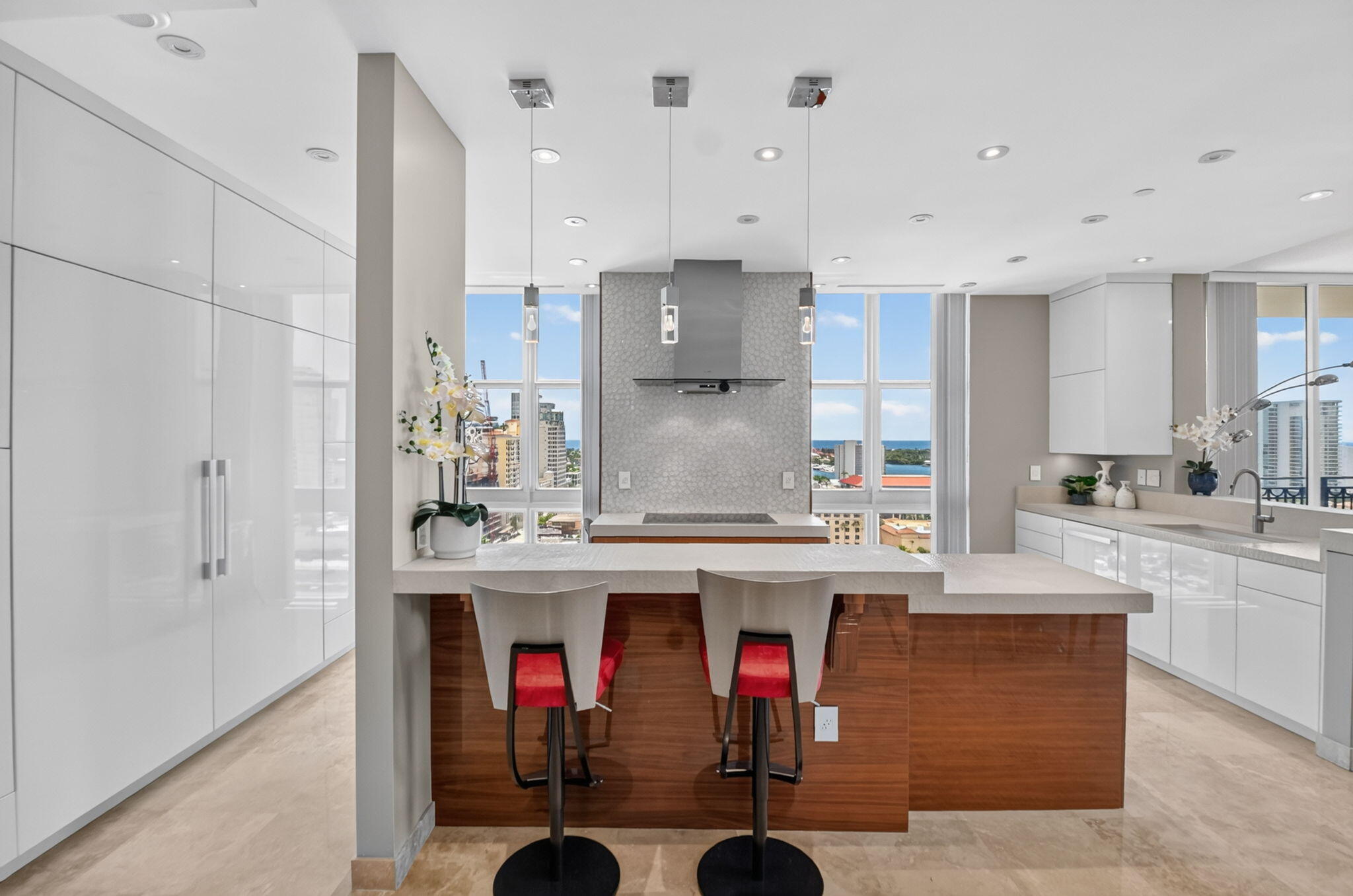 CITYPLACE SOUTH TOWER CONDO - Residential