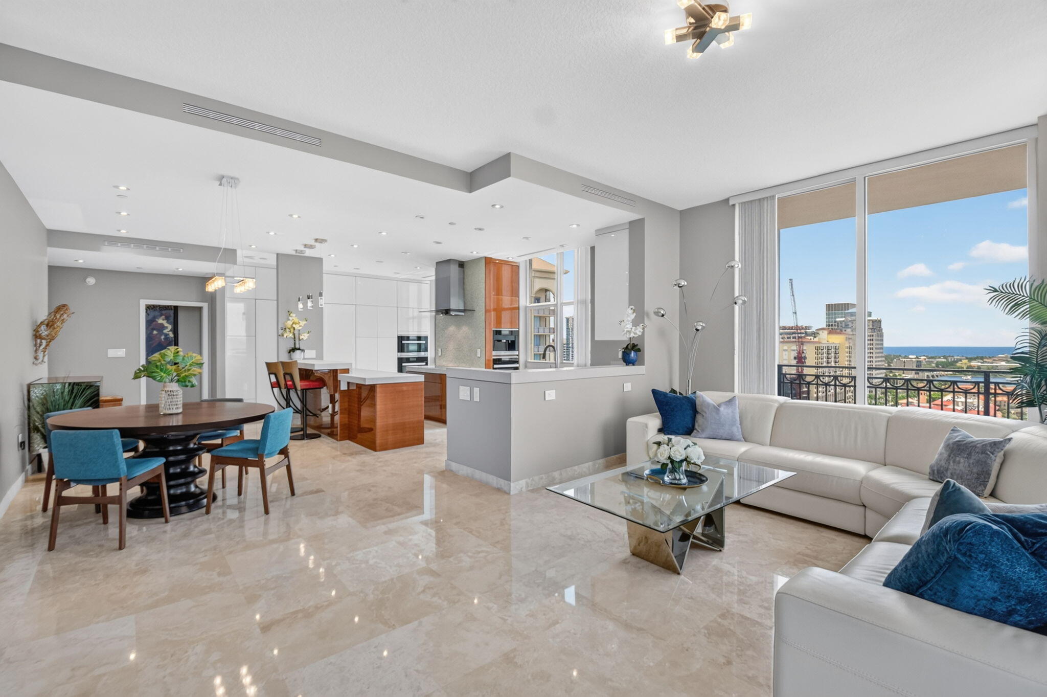 CITYPLACE SOUTH TOWER CONDO - Residential