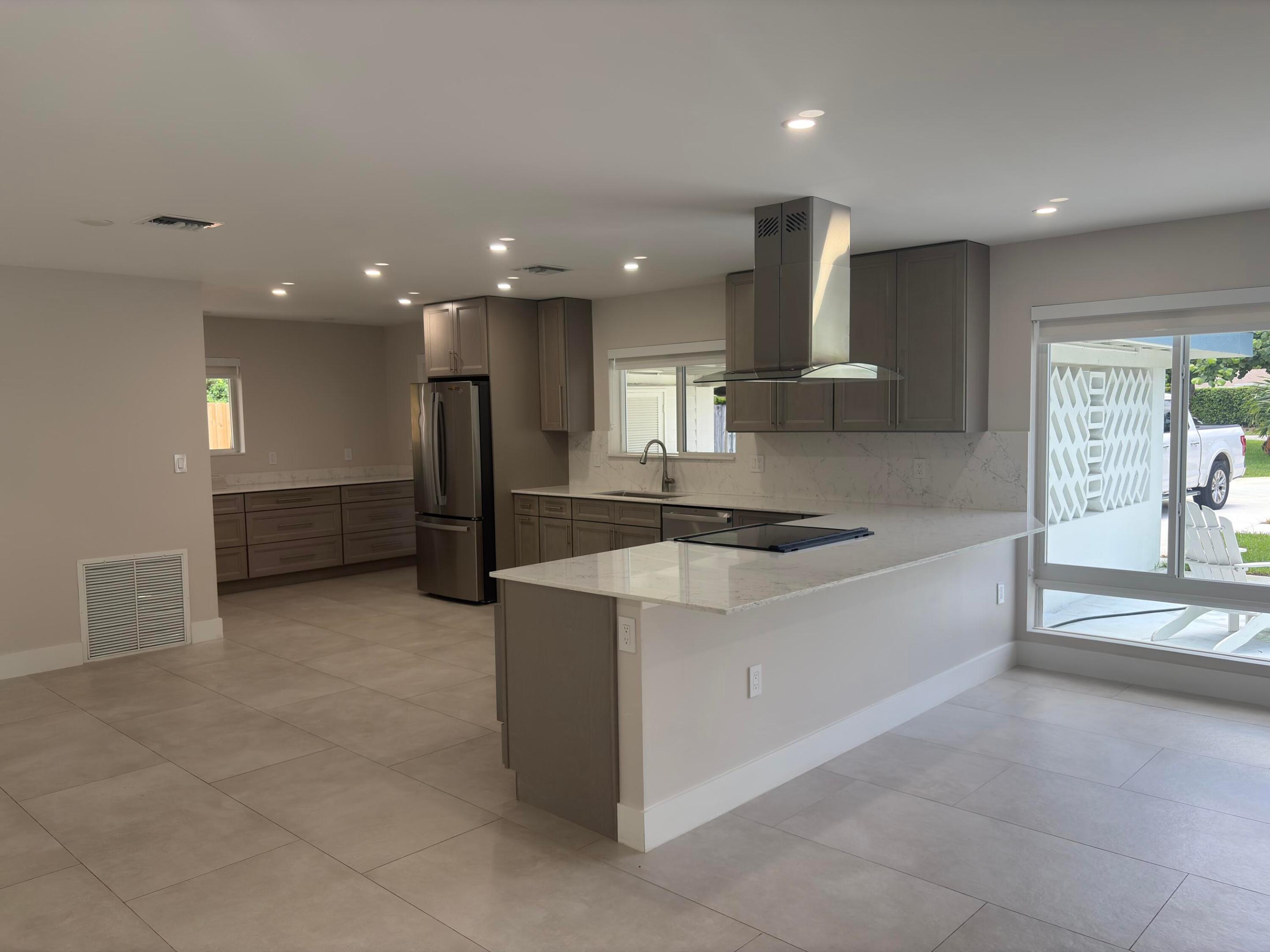 COUNTRY CLUB VILLAGE SEC A - Residential Lease