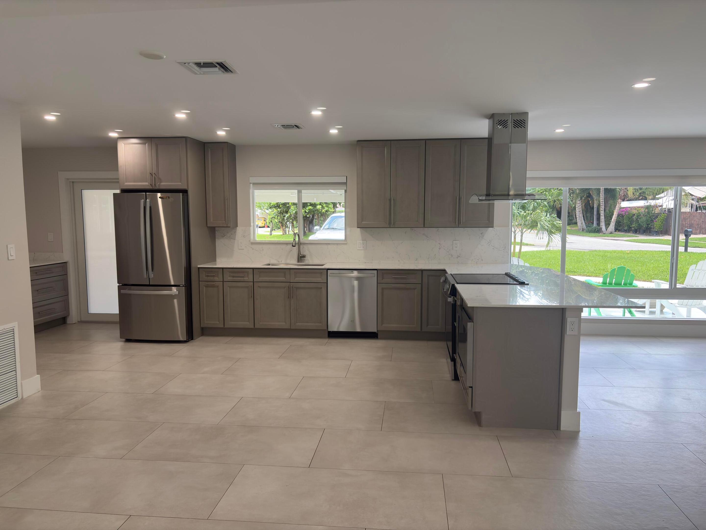 COUNTRY CLUB VILLAGE SEC A - Residential Lease