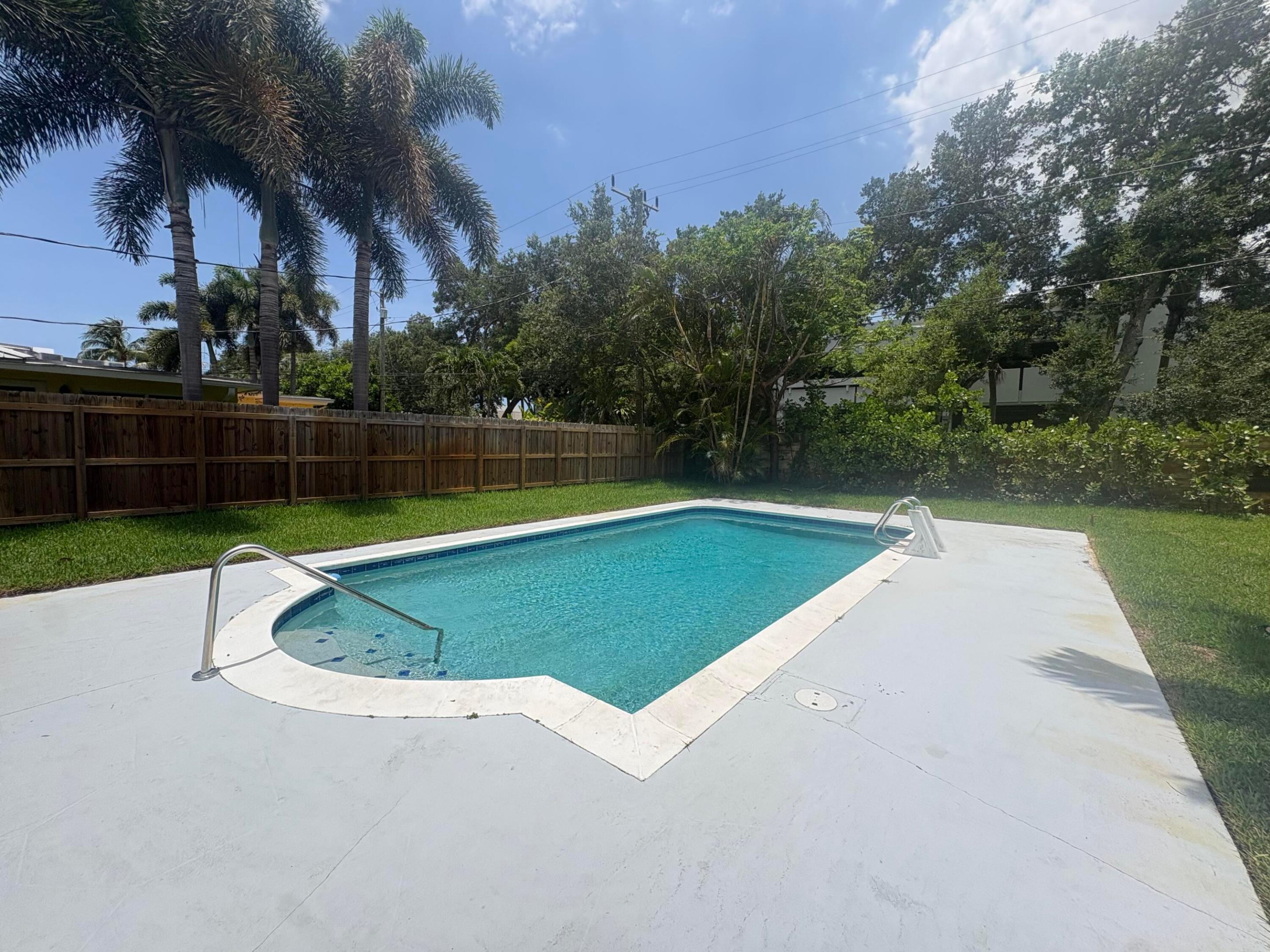COUNTRY CLUB VILLAGE SEC A - Residential Lease