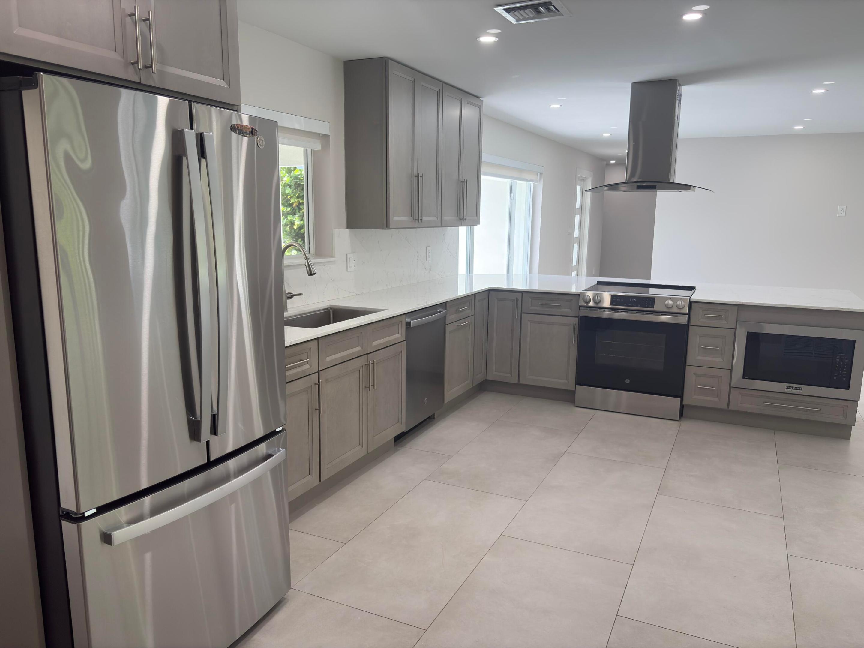 COUNTRY CLUB VILLAGE SEC A - Residential Lease