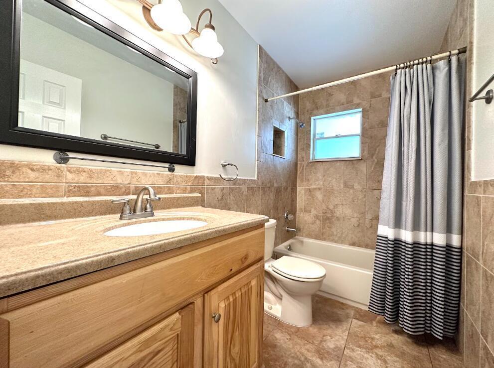 SOUTH SHORE 1 OF WELLINGTON - Residential Lease