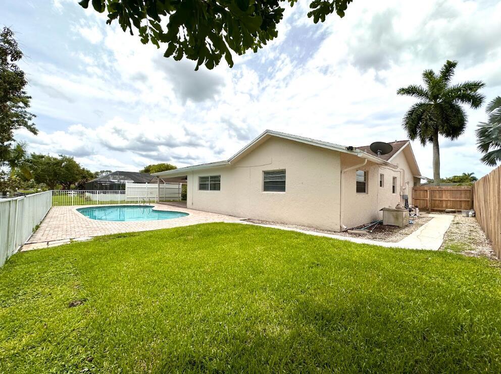 SOUTH SHORE 1 OF WELLINGTON - Residential Lease
