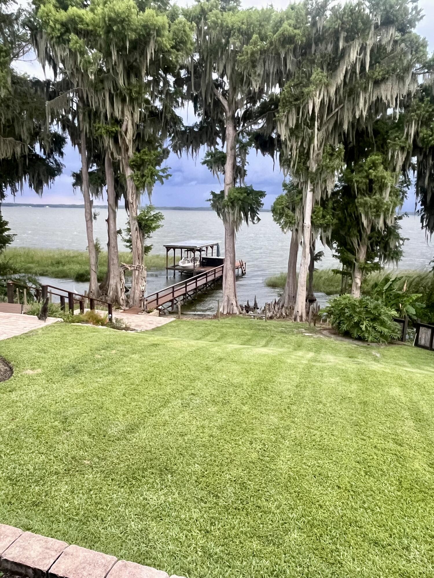 JOHNSON'S MARY K & T S SUB - Residential