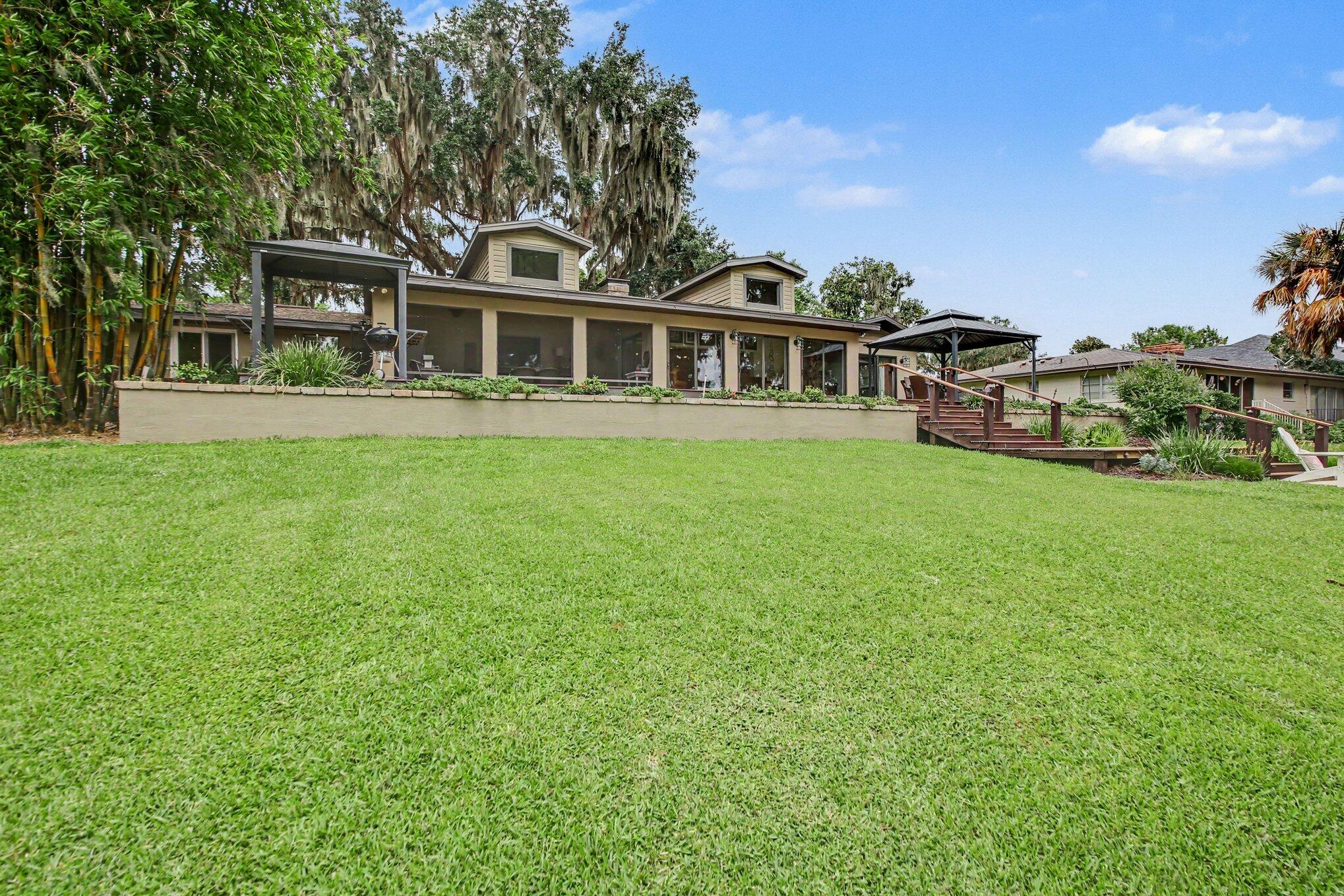 JOHNSON'S MARY K & T S SUB - Residential