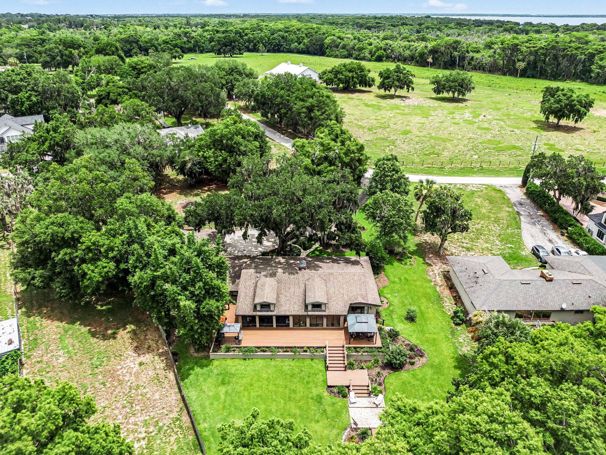 JOHNSON'S MARY K & T S SUB - Residential