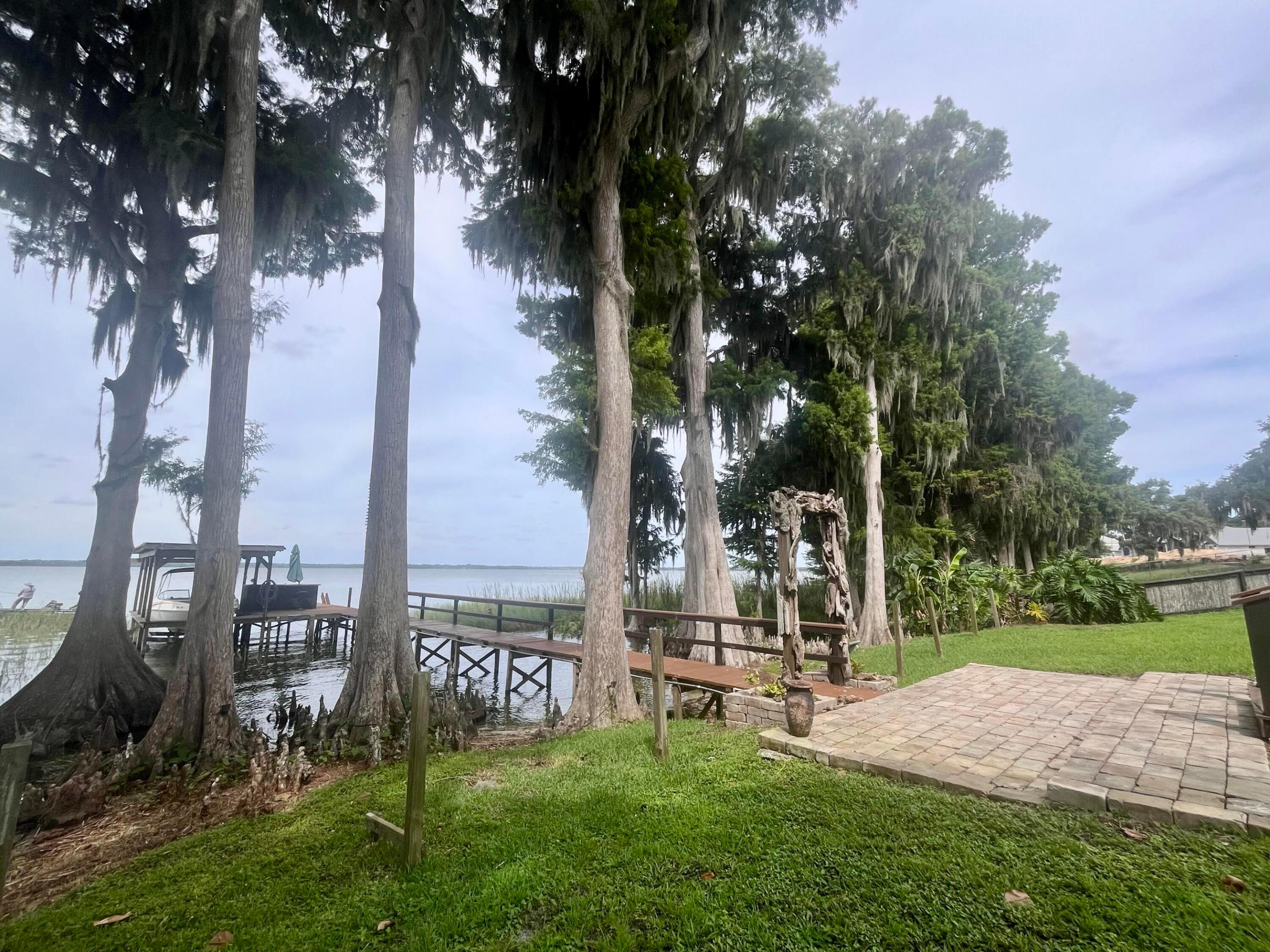 JOHNSON'S MARY K & T S SUB - Residential