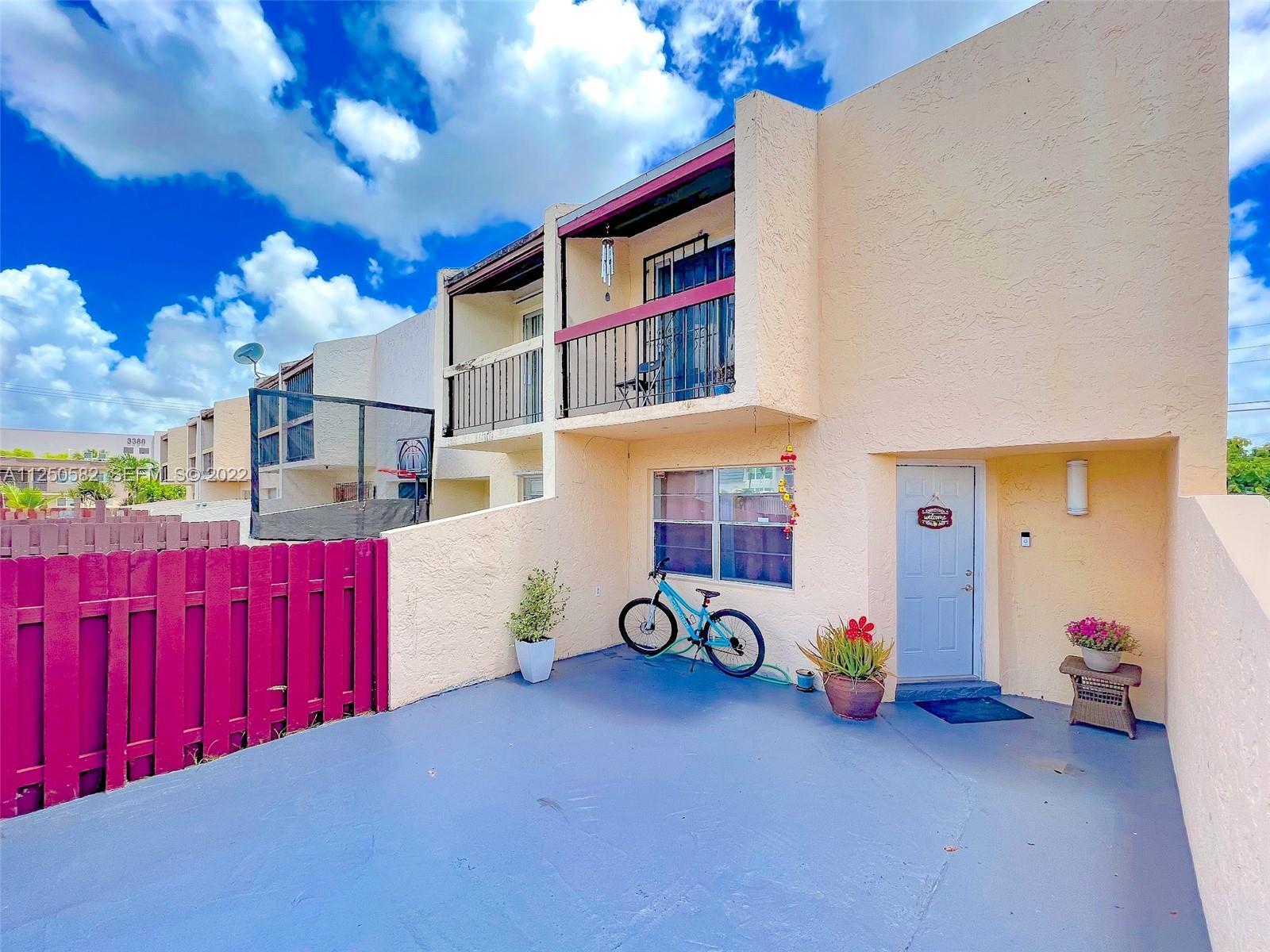 PALMAS TOWNHOUSES CONDO - Residential Lease