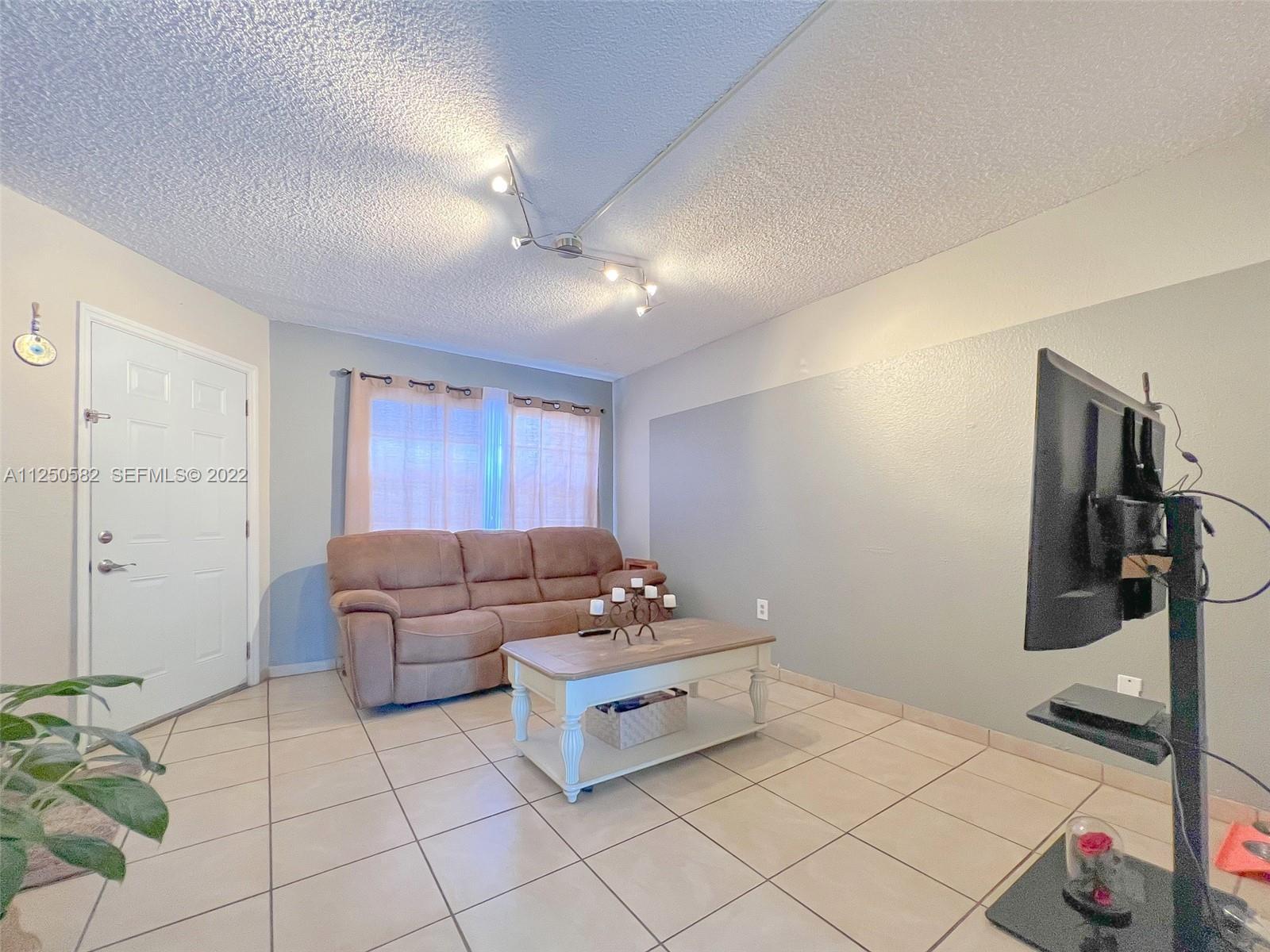 PALMAS TOWNHOUSES CONDO - Residential Lease