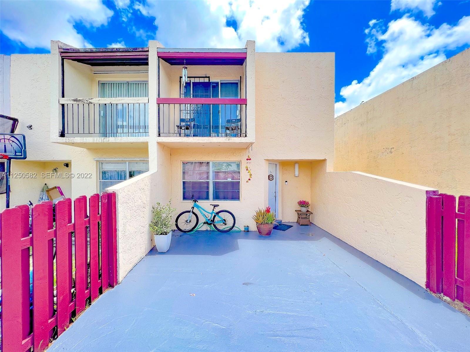 PALMAS TOWNHOUSES CONDO - Residential Lease