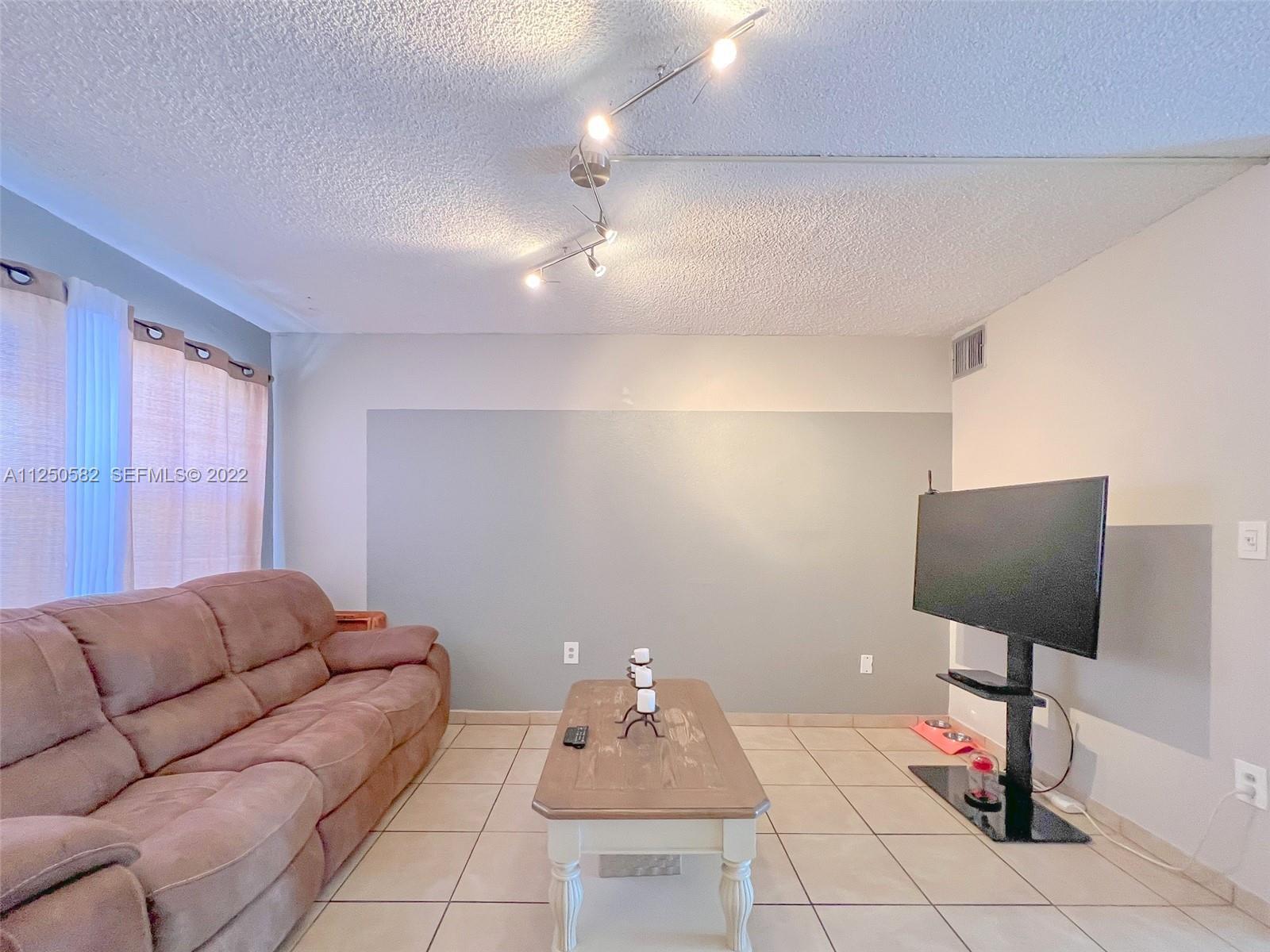 PALMAS TOWNHOUSES CONDO - Residential Lease