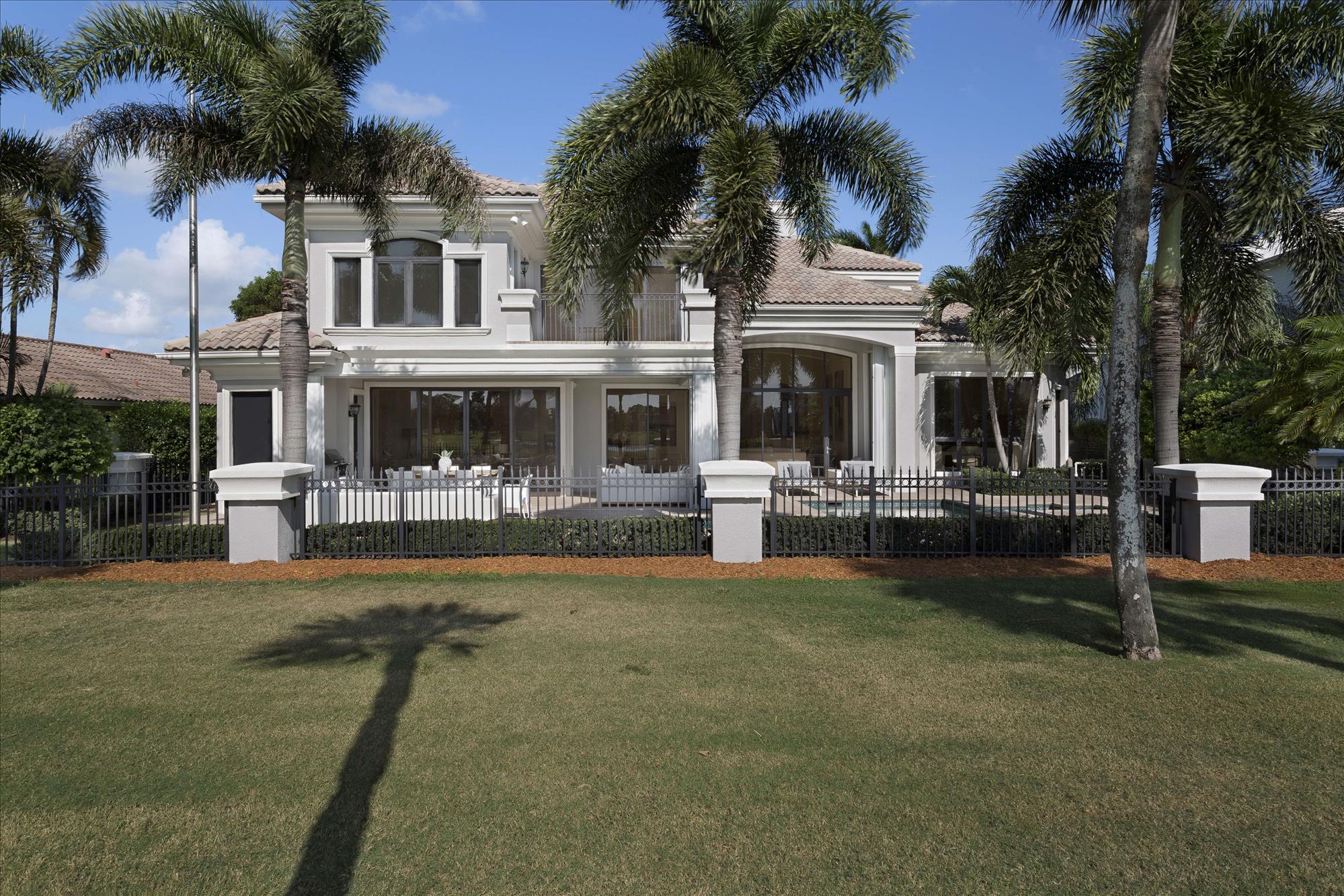 ROYAL PALM YACHT & COUNTRY CLUB - Residential