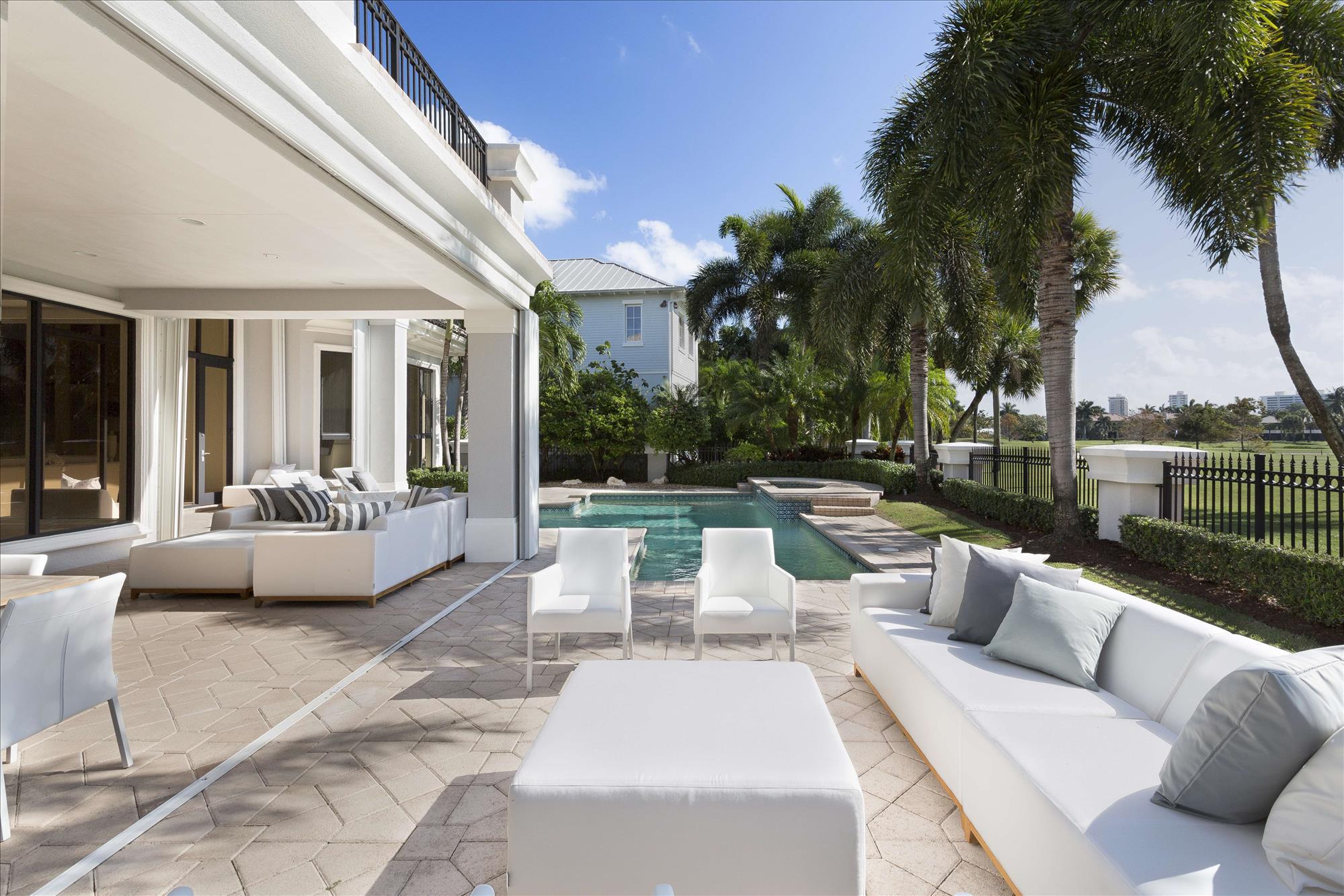 ROYAL PALM YACHT & COUNTRY CLUB - Residential