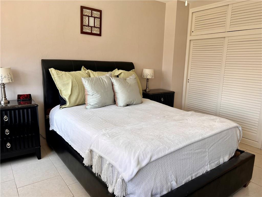 CORAL RIDGE TOWERS EAST - Residential