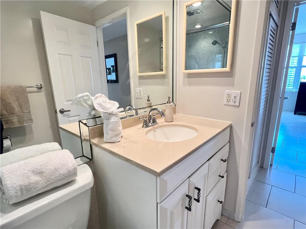 CORAL RIDGE TOWERS EAST - Residential