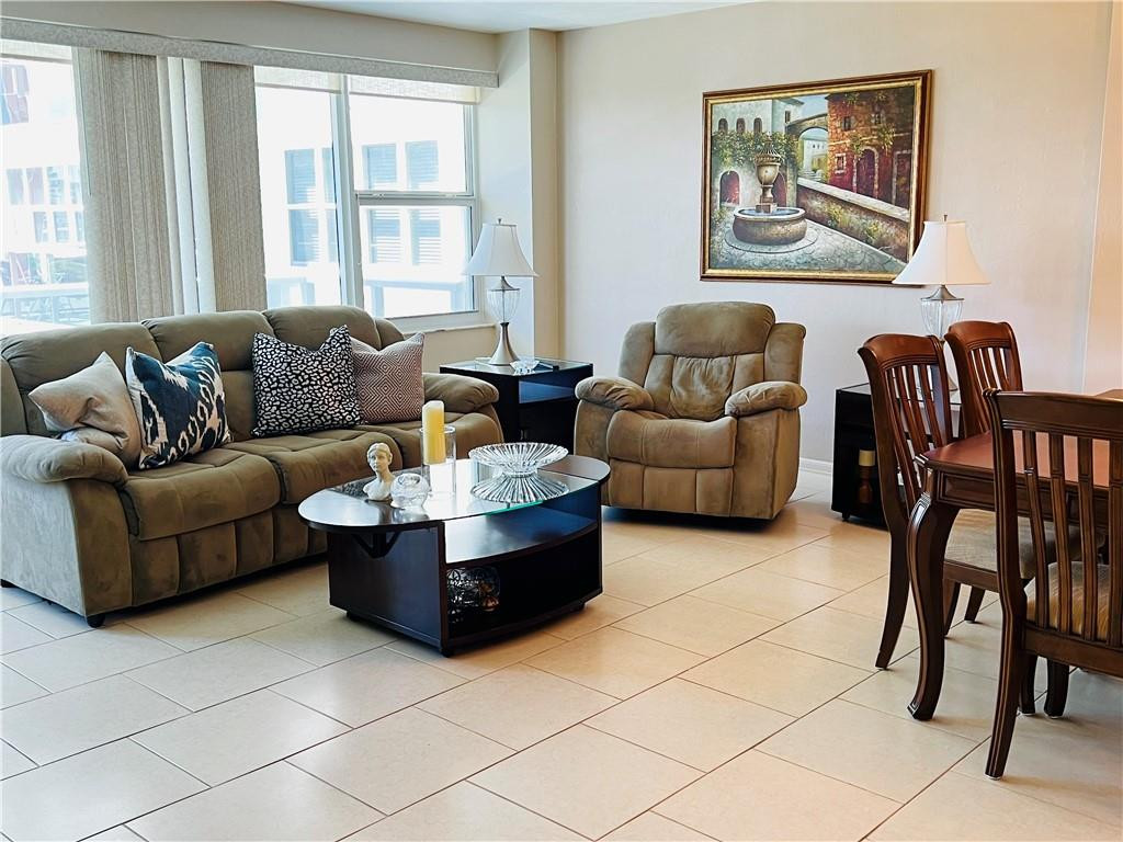 CORAL RIDGE TOWERS EAST - Residential
