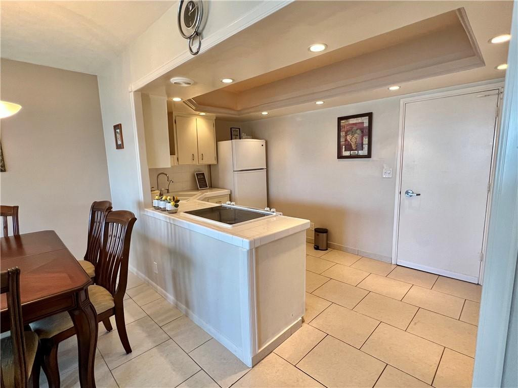 CORAL RIDGE TOWERS EAST - Residential