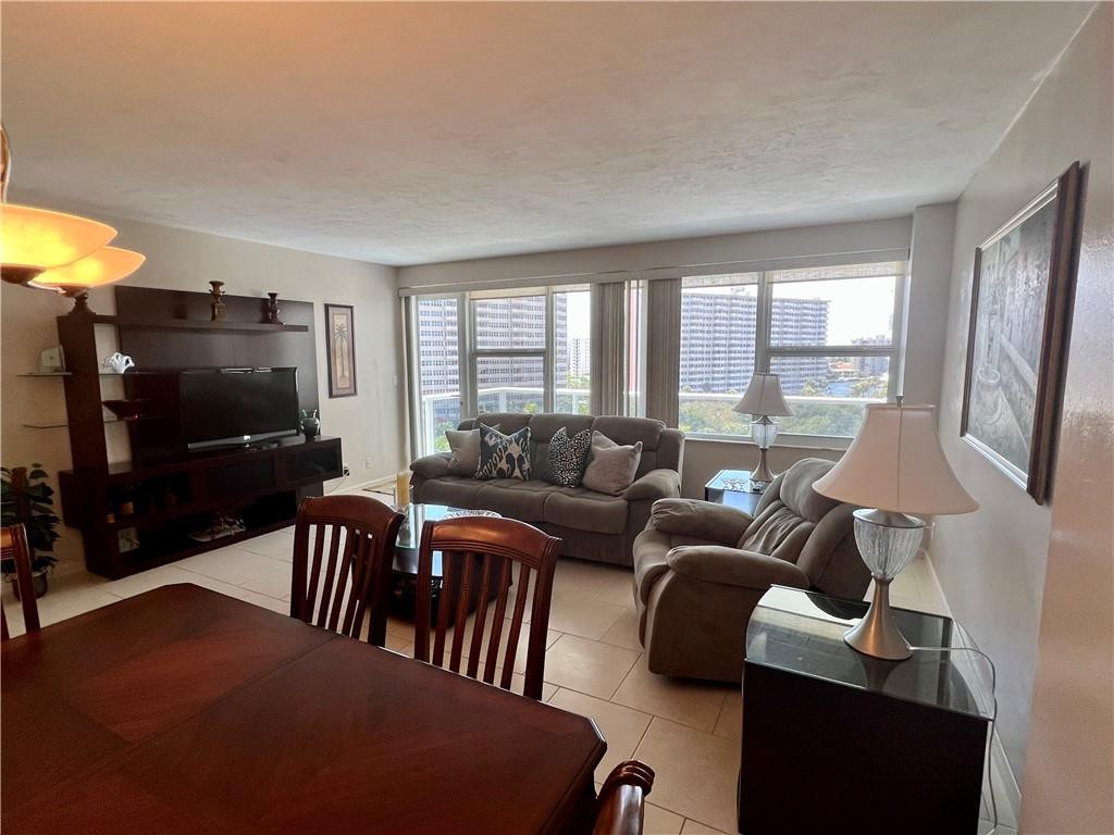 CORAL RIDGE TOWERS EAST - Residential