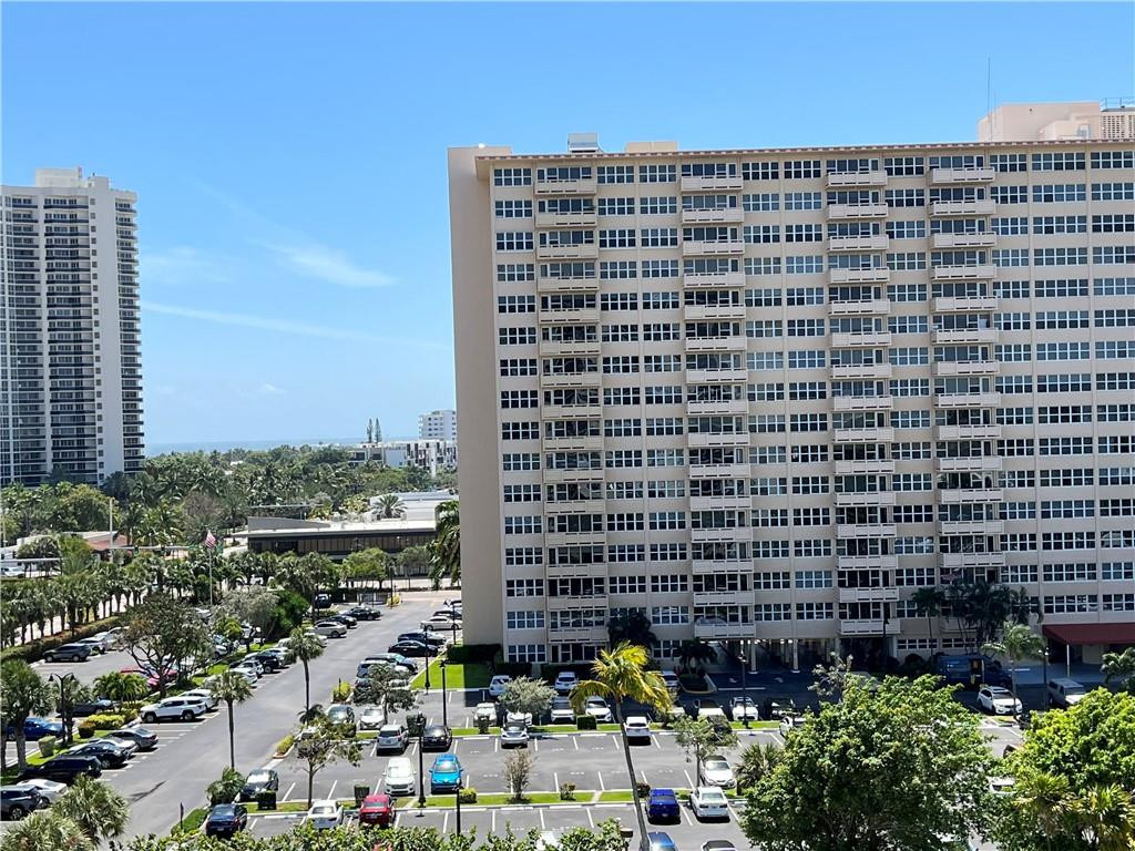 CORAL RIDGE TOWERS EAST - Residential