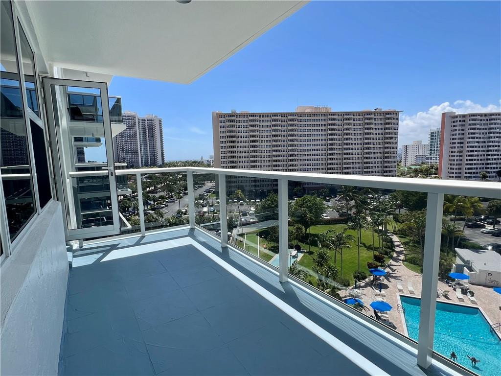 CORAL RIDGE TOWERS EAST - Residential