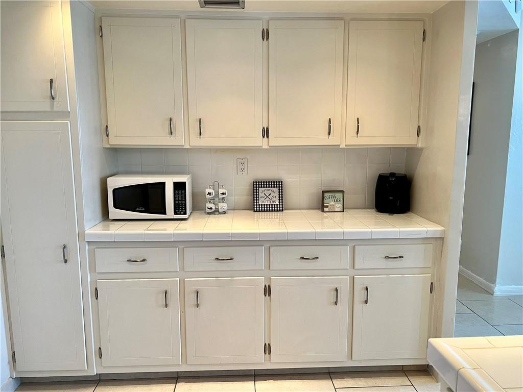 CORAL RIDGE TOWERS EAST - Residential